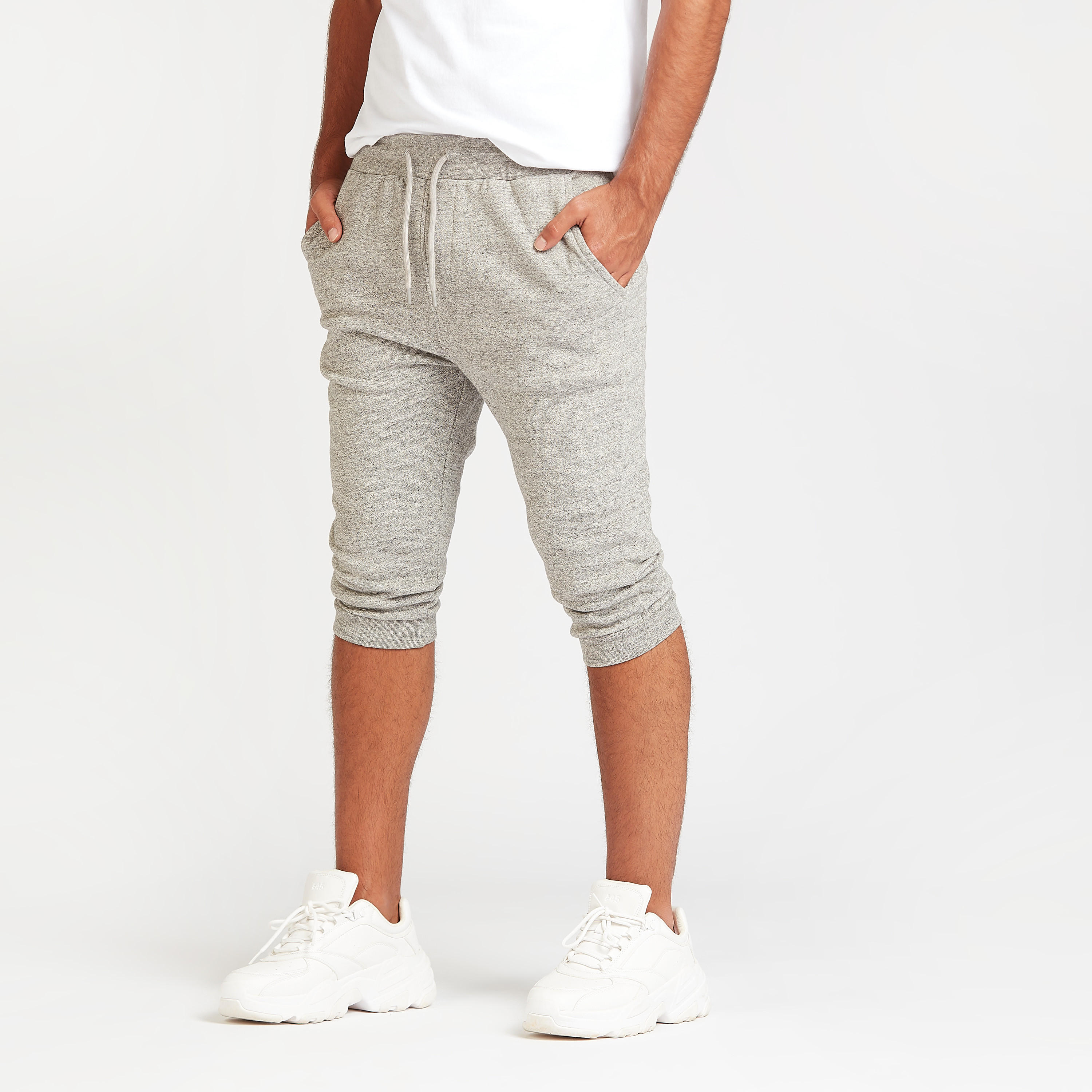 شورت مستدام بارز الملمس بتفاصيل جيوب ورباط إغلاق-men-clothing-bottoms-shorts-image-1