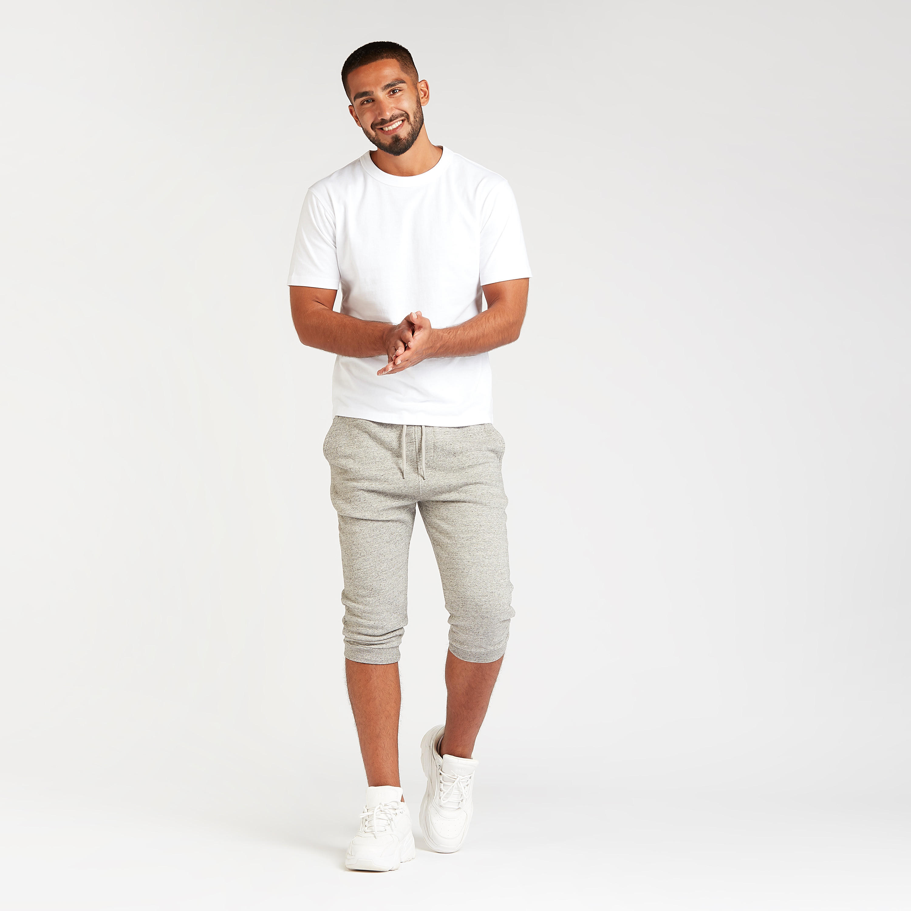 شورت مستدام بارز الملمس بتفاصيل جيوب ورباط إغلاق-men-clothing-bottoms-shorts-image-2