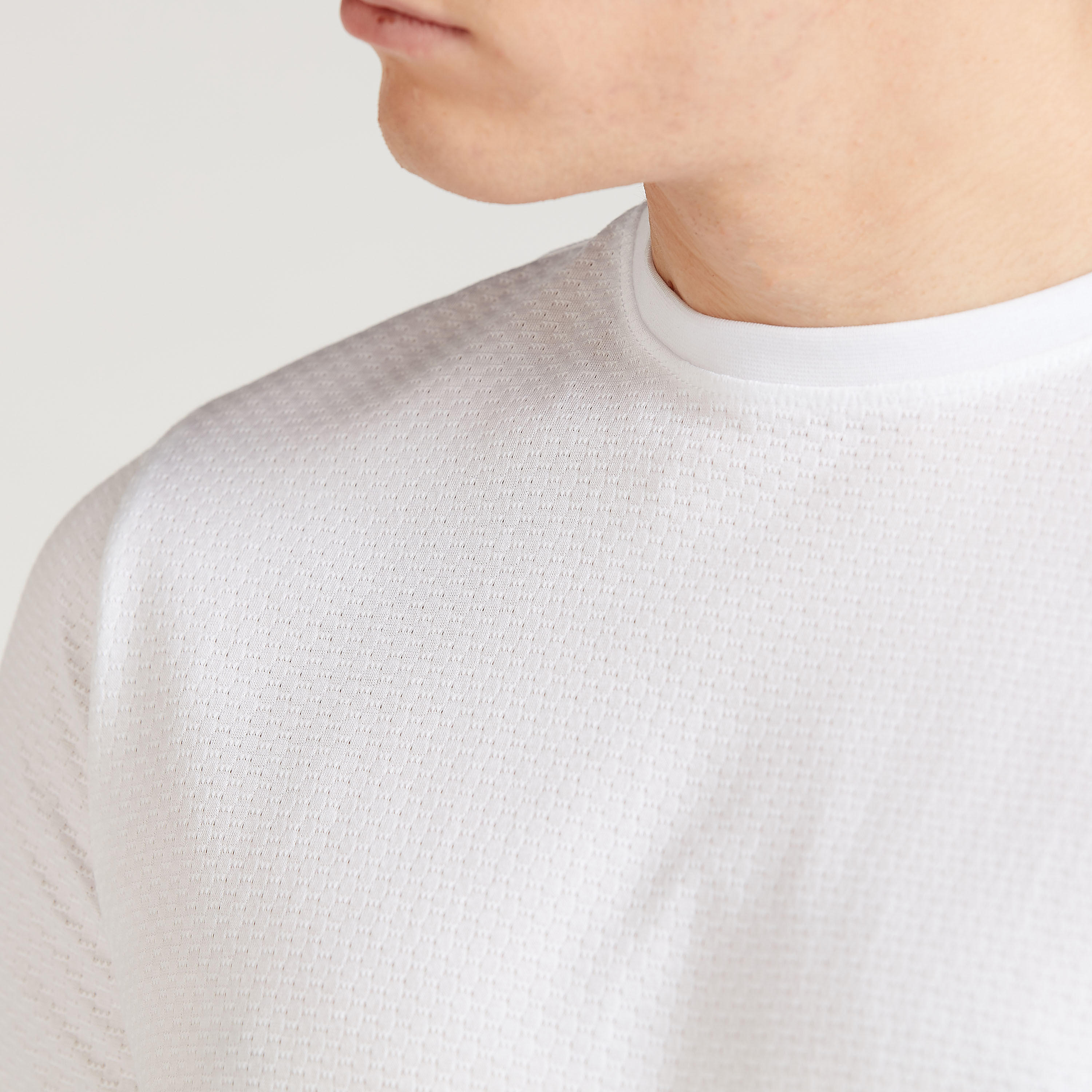 تيشيرت مستدام سليم بارز الملمس بياقة ضيقة وأكمام قصيرة-men-clothing-tshirtsandpolos-tshirts-image-5