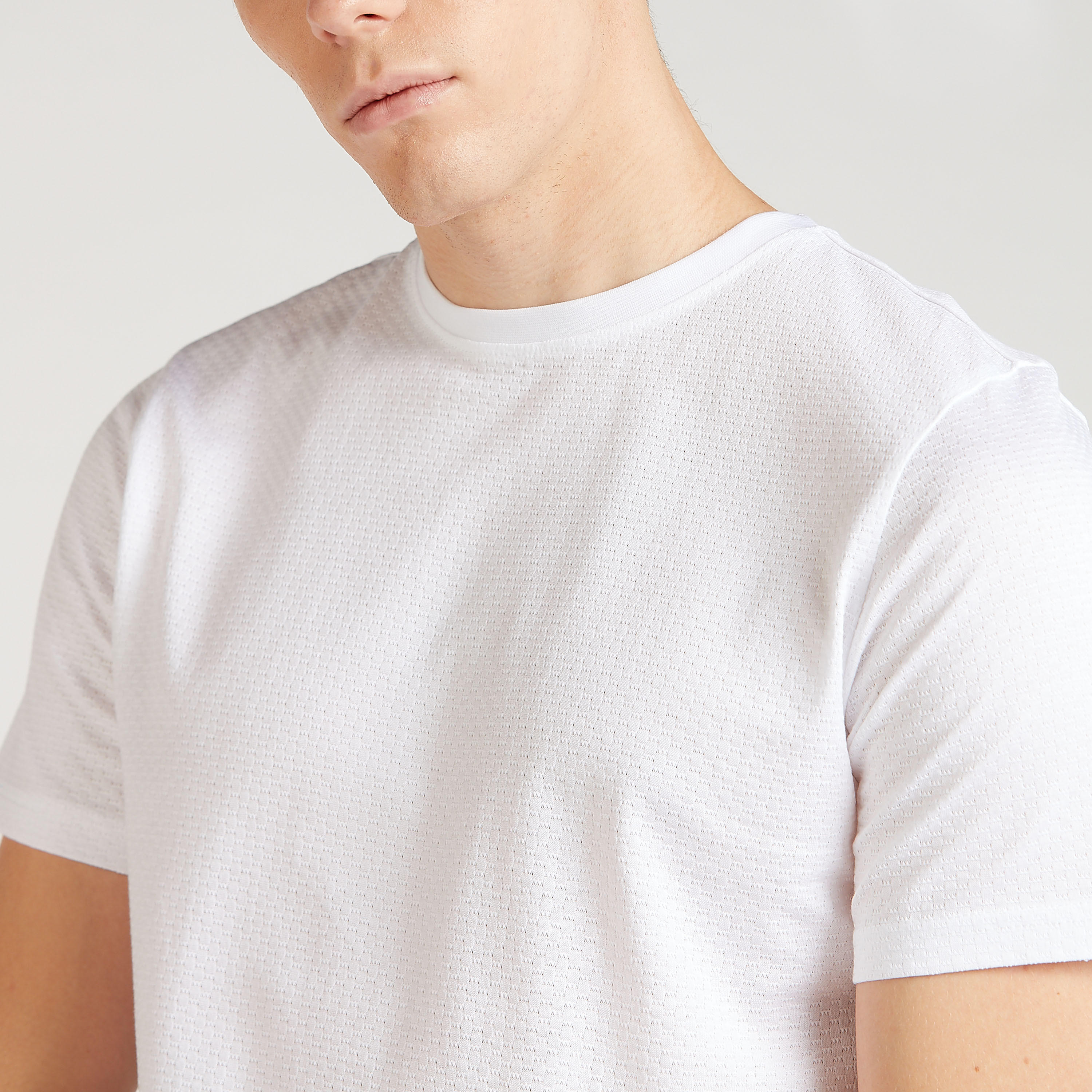 تيشيرت مستدام سليم بارز الملمس بياقة ضيقة وأكمام قصيرة-men-clothing-tshirtsandpolos-tshirts-image-6