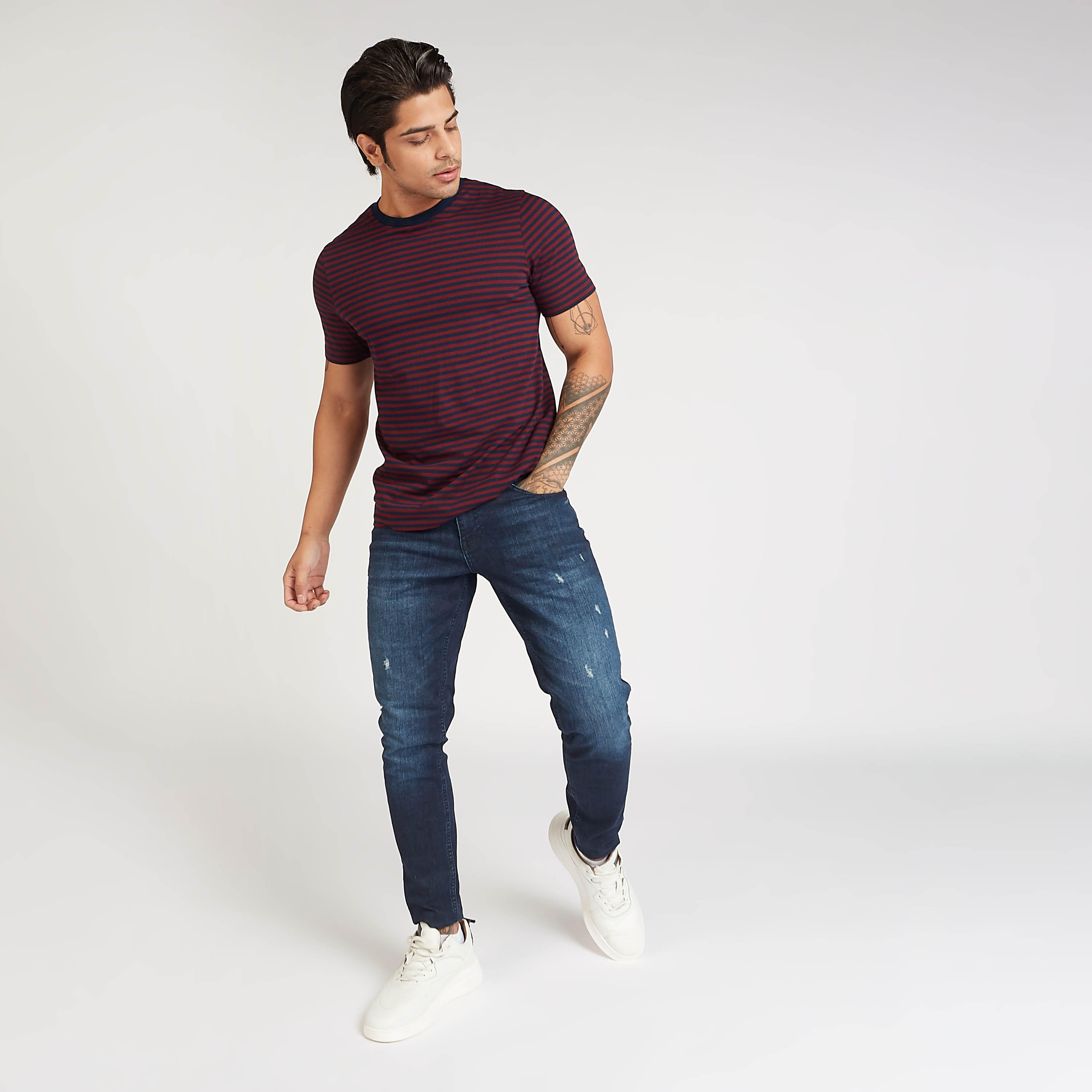 تيشيرت مستدام مخطط بياقة ضيّقة وأكمام قصيرة-men-clothing-tshirtsandpolos-tshirts-image-2