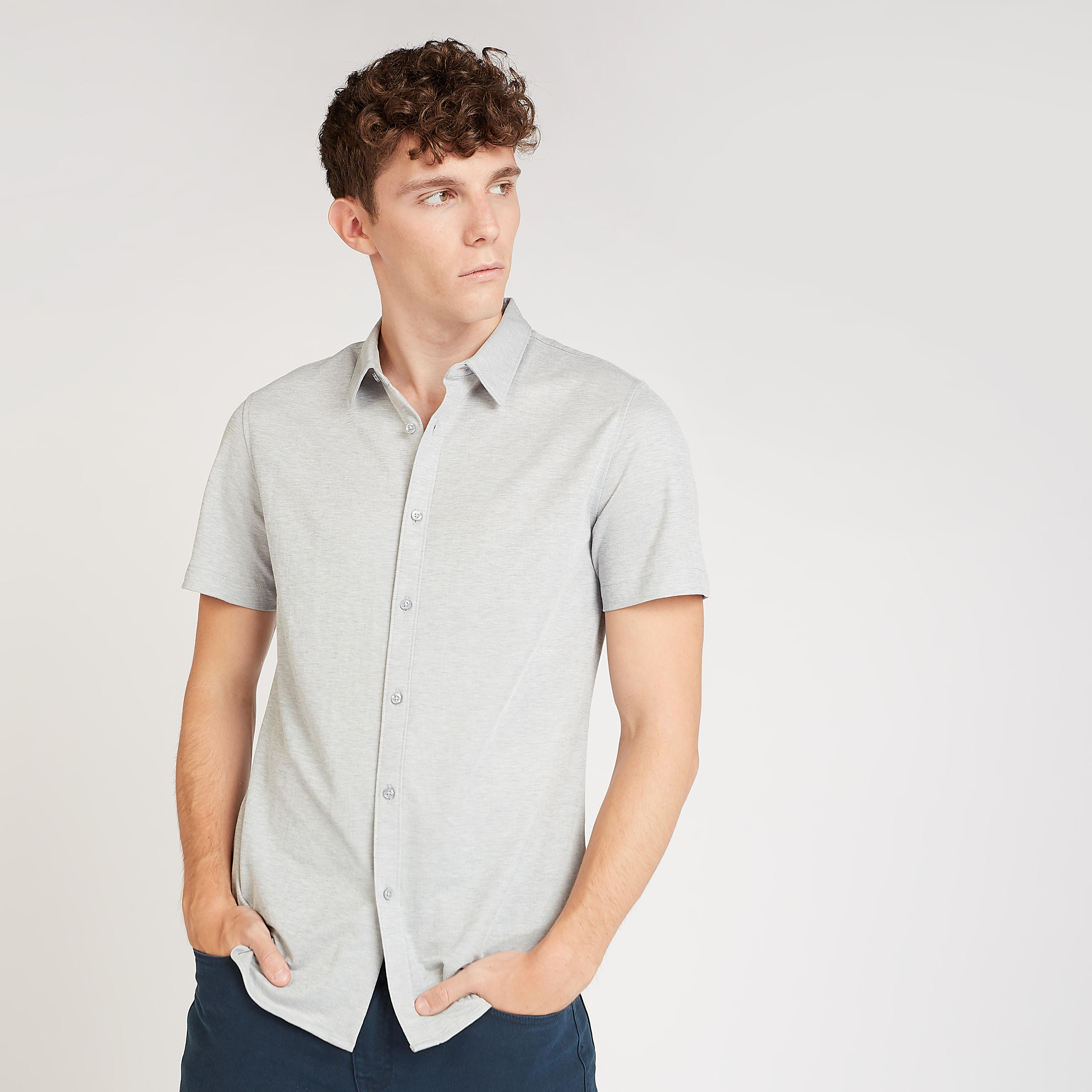 قميص مستدام سليم بارز الملمس بياقة عاديّة وأكمام قصيرة-men-clothing-shirts-image-1