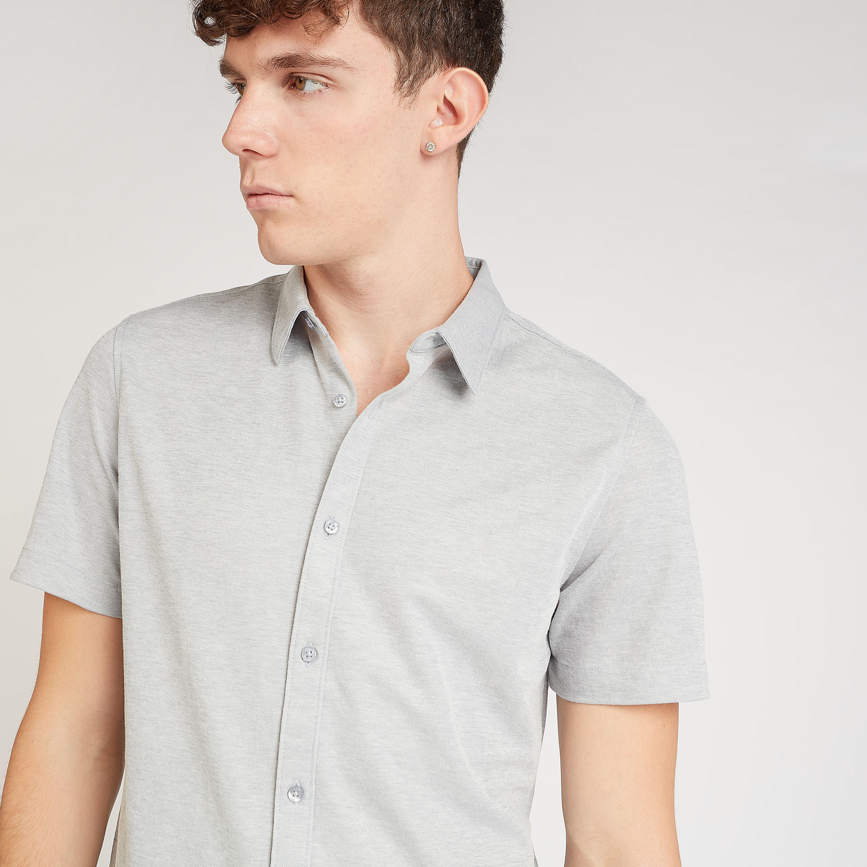 قميص مستدام سليم بارز الملمس بياقة عاديّة وأكمام قصيرة-men-clothing-shirts-image-3