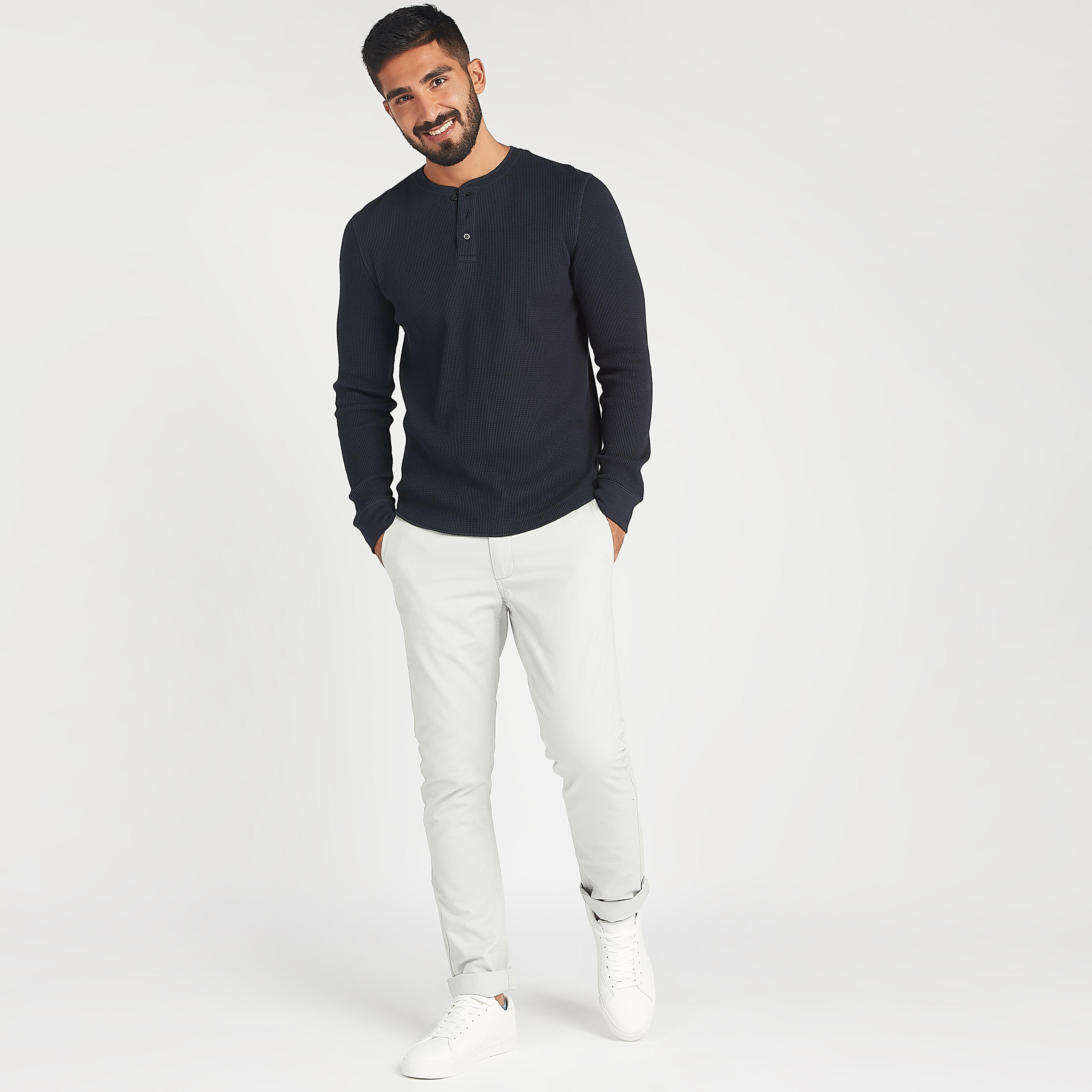 تيشيرت مستدام بارز الملمس بياقة هينلي وأكمام طويلة-men-clothing-tshirtsandpolos-tshirts-image-2