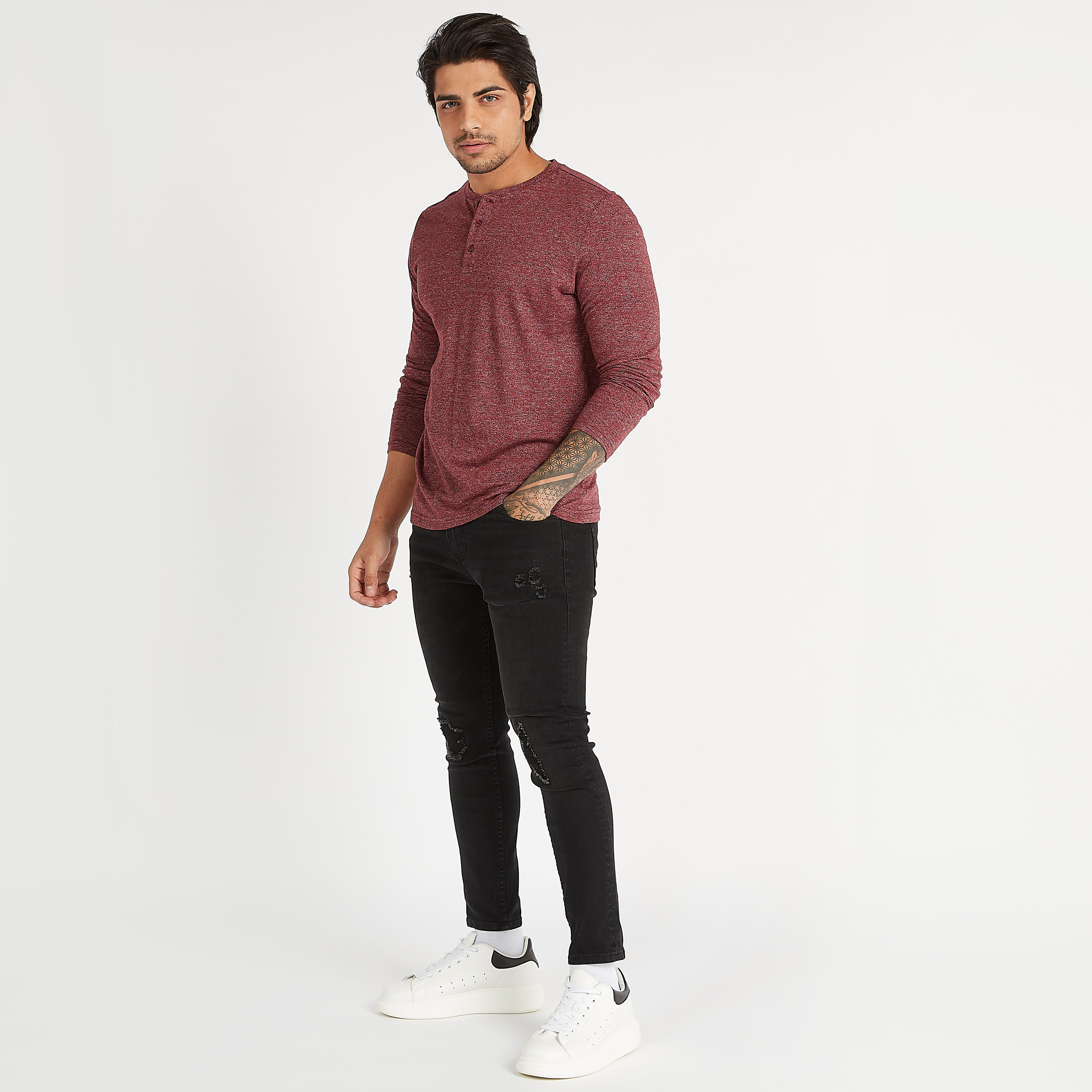تيشيرت مستدام بارز الملمس بياقة هينلي وأكمام طويلة-men-clothing-tshirtsandpolos-tshirts-image-2