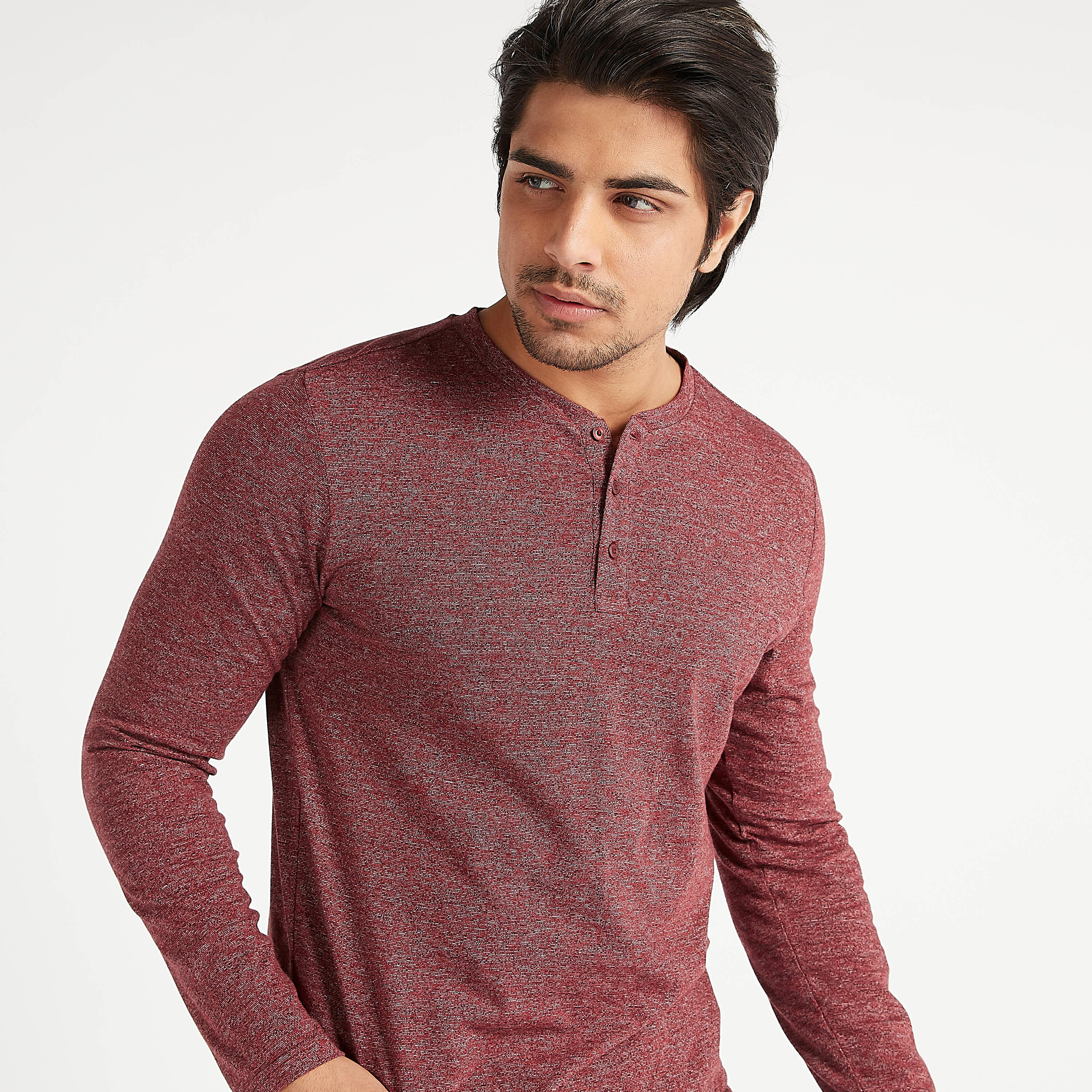 تيشيرت مستدام بارز الملمس بياقة هينلي وأكمام طويلة-men-clothing-tshirtsandpolos-tshirts-image-4