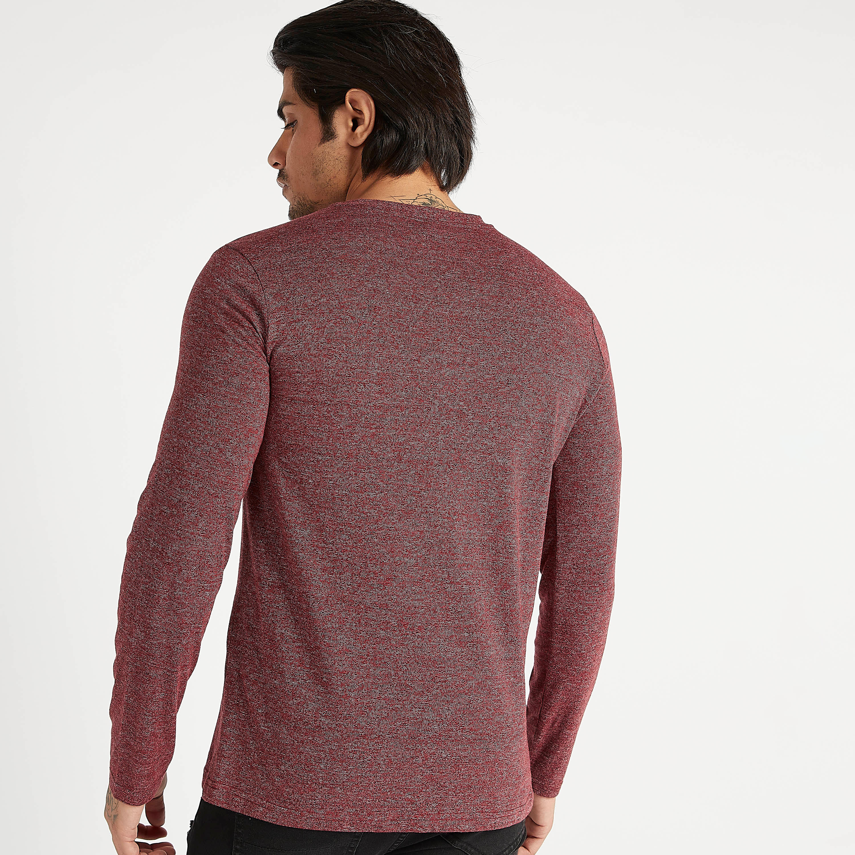 تيشيرت مستدام بارز الملمس بياقة هينلي وأكمام طويلة-men-clothing-tshirtsandpolos-tshirts-image-5