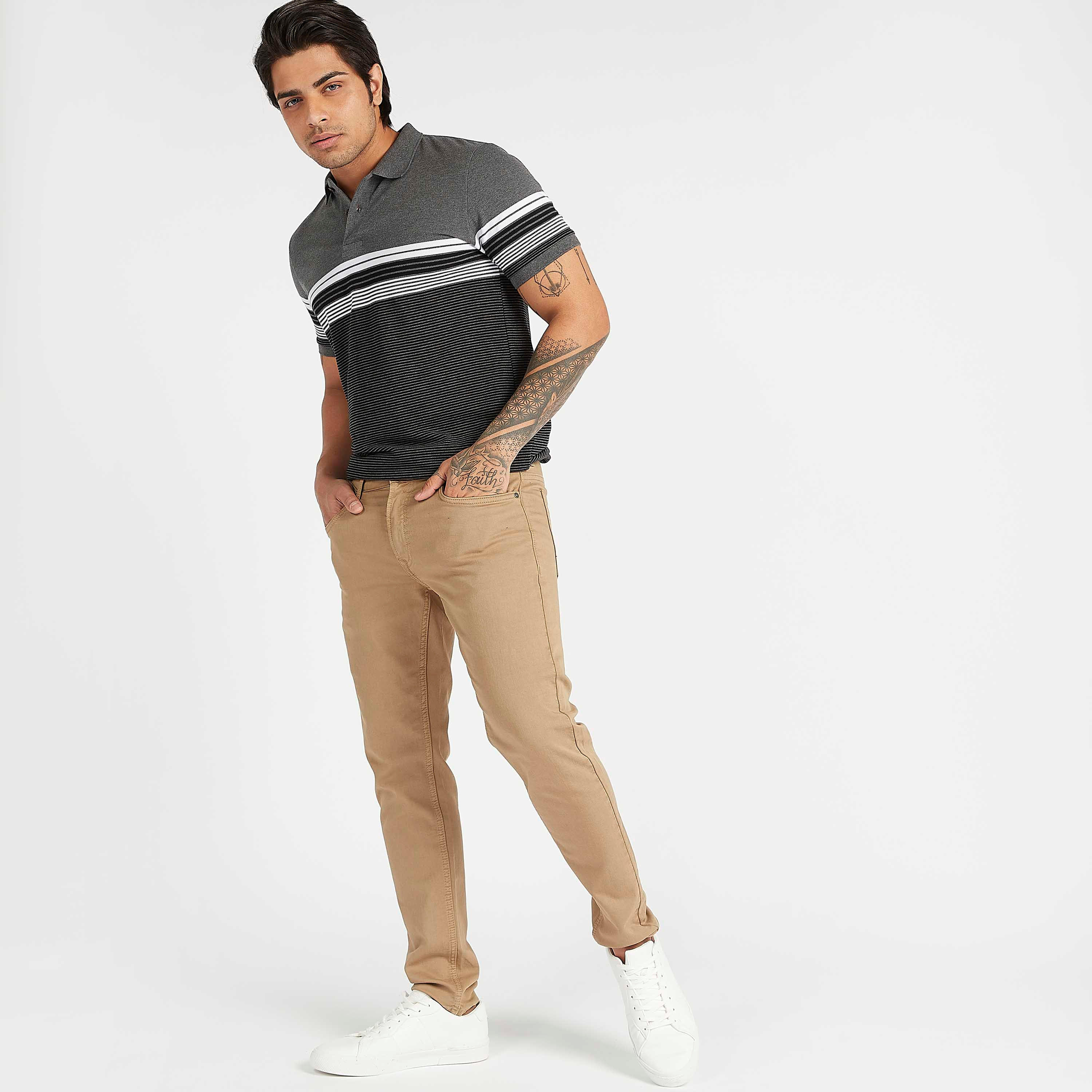 تيشيرت مخطط بياقة عاديّة وأكمام قصيرة-men-clothing-tshirtsandpolos-polos-image-4