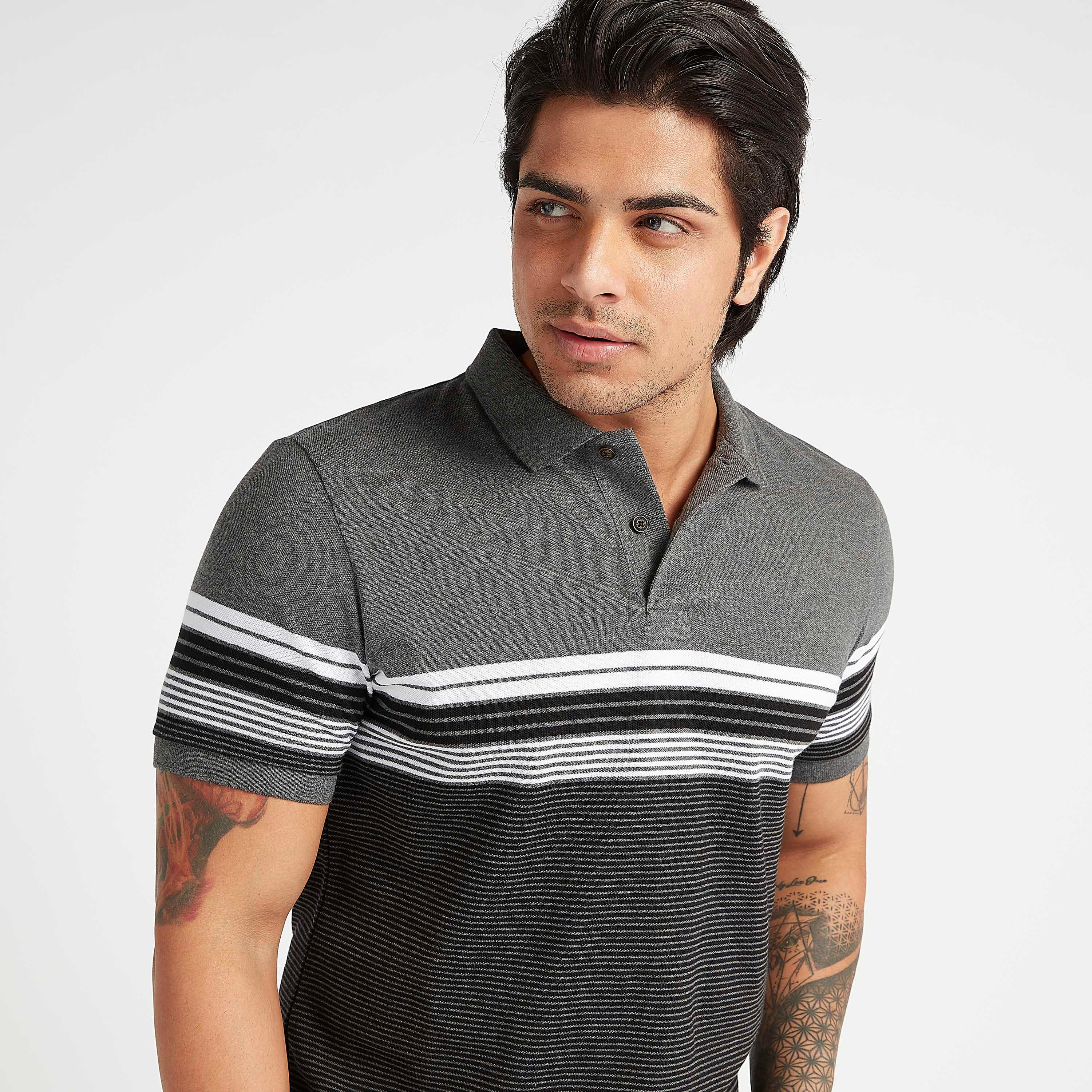 تيشيرت مخطط بياقة عاديّة وأكمام قصيرة-men-clothing-tshirtsandpolos-polos-image-3