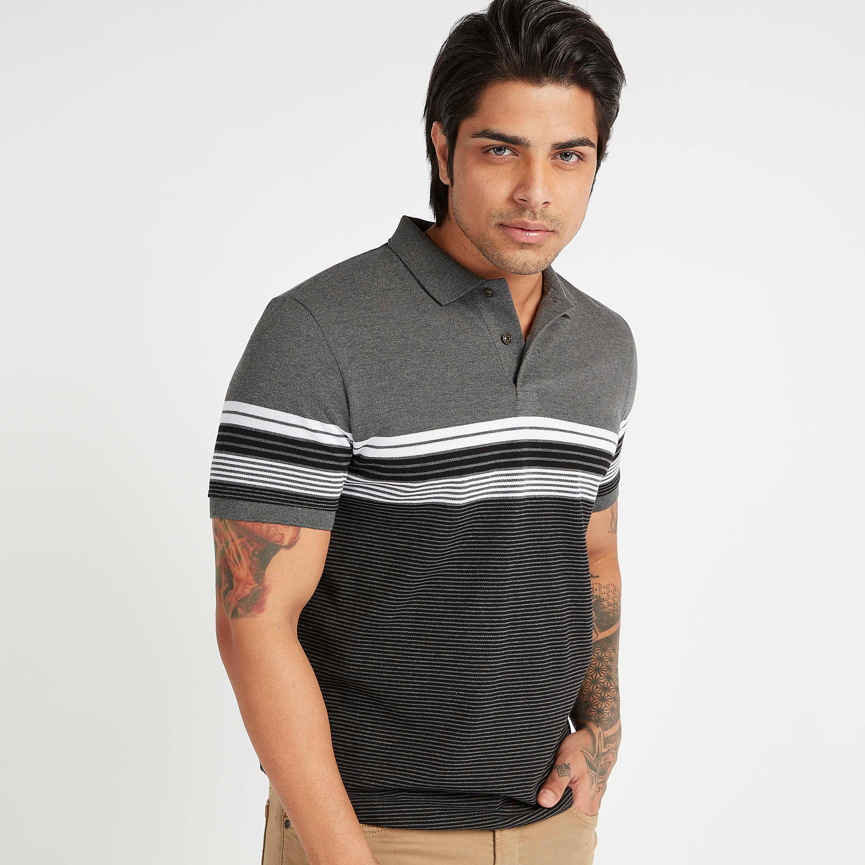 تيشيرت مخطط بياقة عاديّة وأكمام قصيرة-men-clothing-tshirtsandpolos-polos-image-1