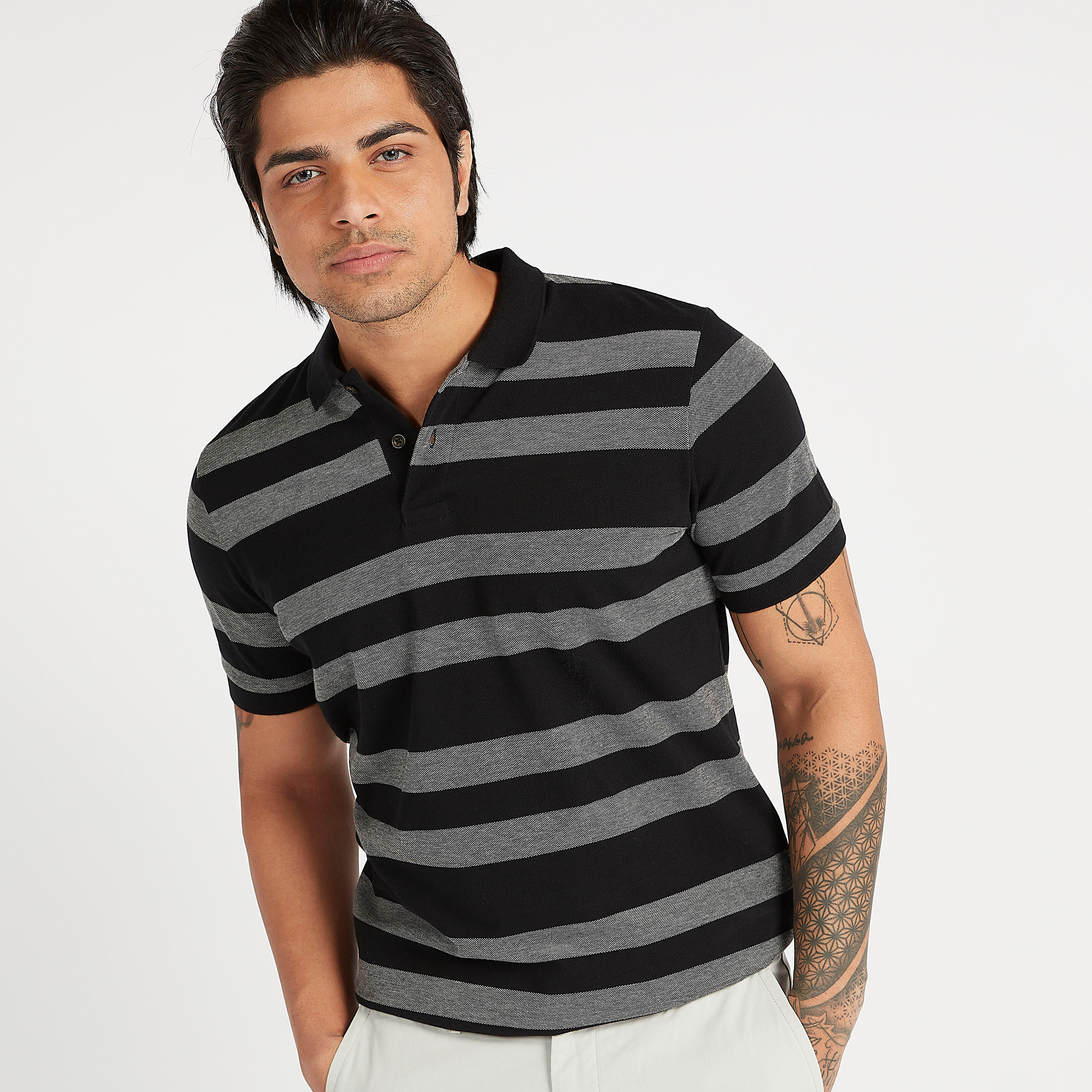تيشيرت مخطط بياقة عاديّة وأكمام قصيرة-men-clothing-tshirtsandpolos-polos-image-5