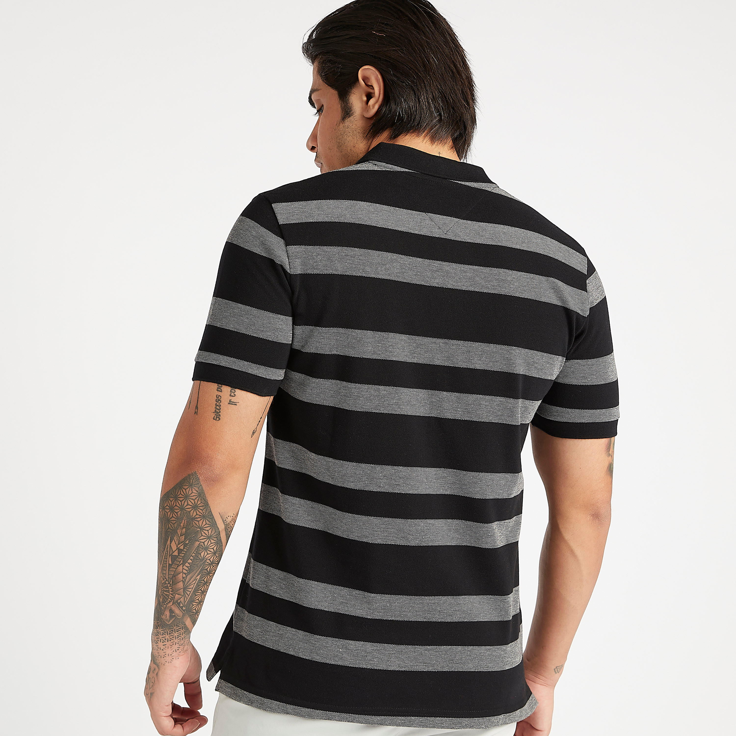 تيشيرت مخطط بياقة عاديّة وأكمام قصيرة-men-clothing-tshirtsandpolos-polos-image-1