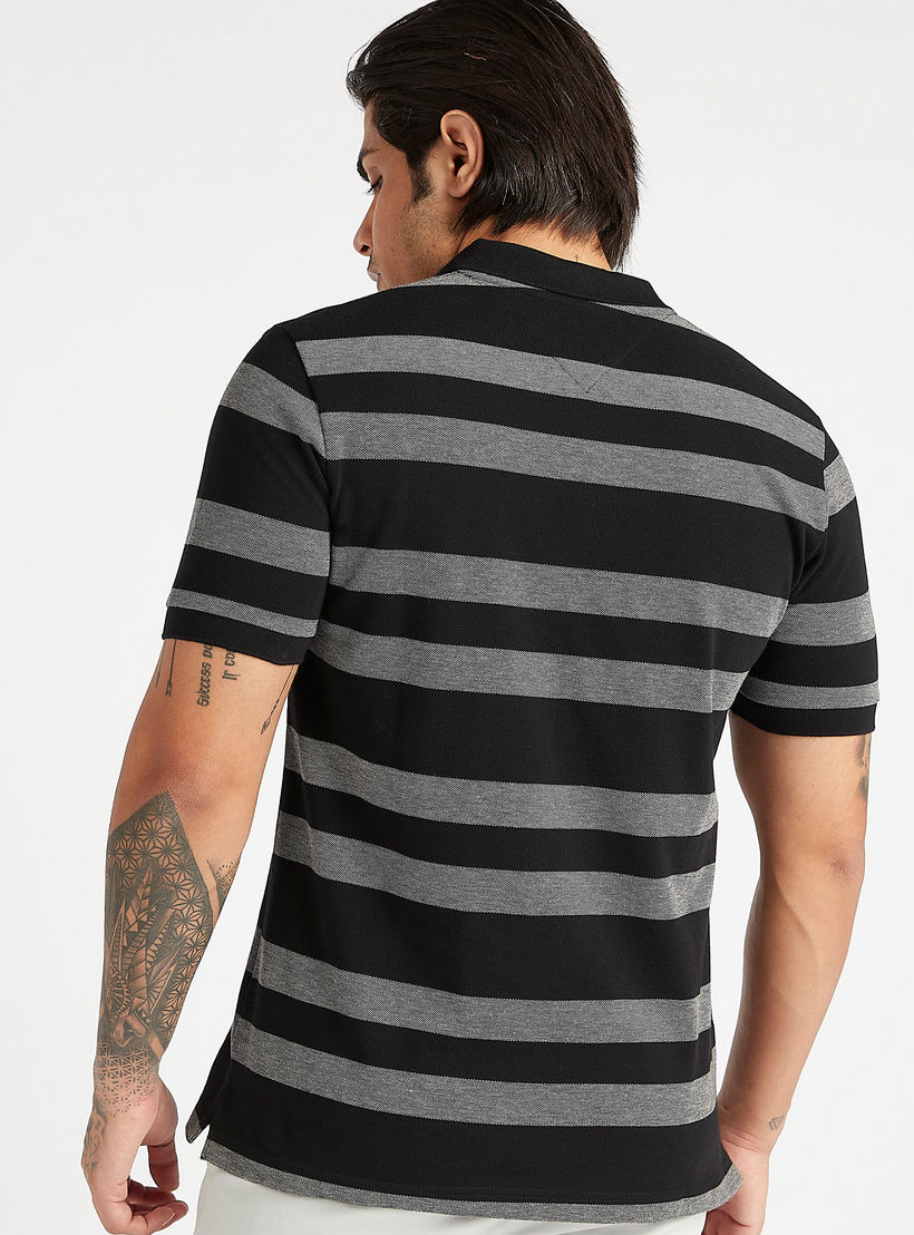 تيشيرت مخطط بياقة عاديّة وأكمام قصيرة-men-clothing-tshirtsandpolos-polos-image-1