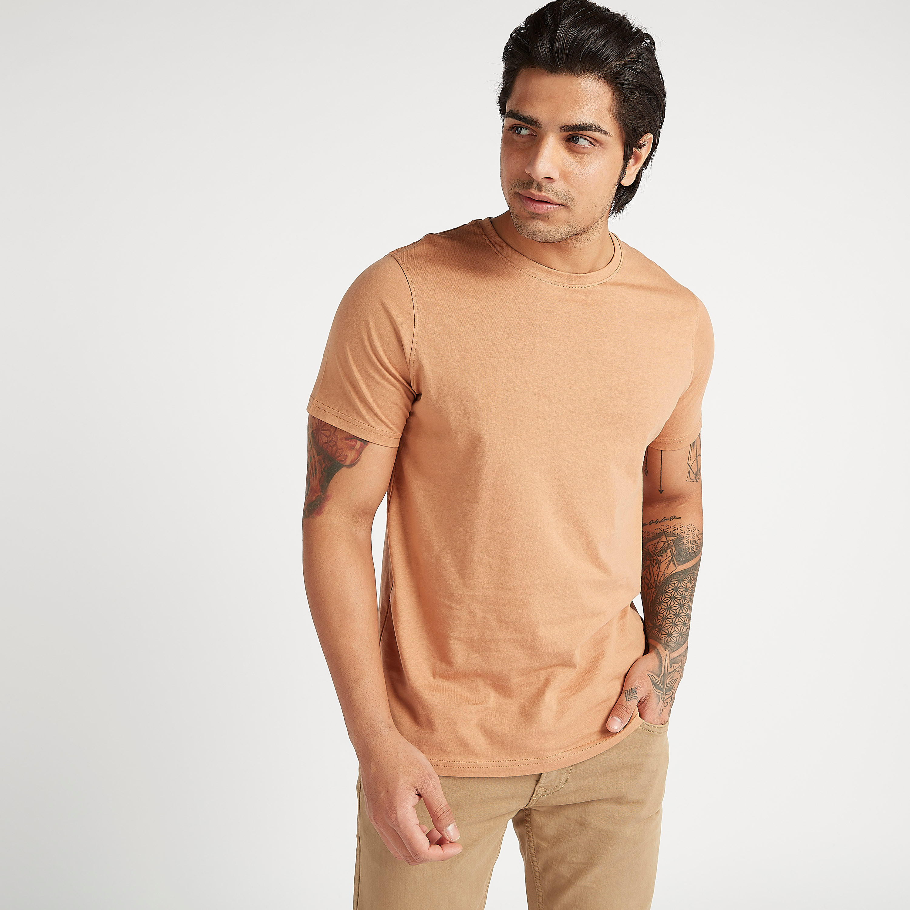 تيشيرت مستدام سادة بياقة ضيّقة وأكمام قصيرة-men-clothing-tshirtsandpolos-tshirts-image-1