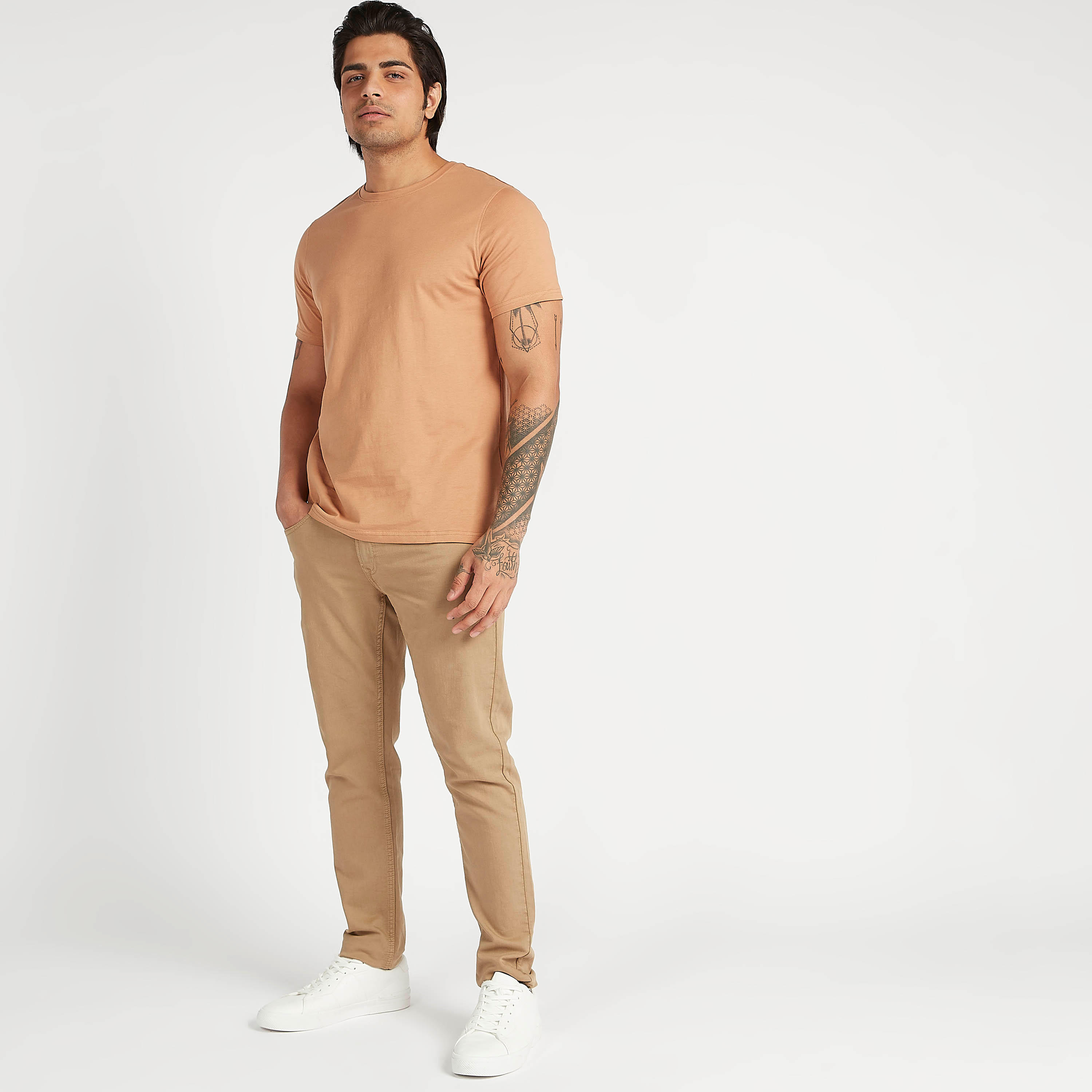 تيشيرت مستدام سادة بياقة ضيّقة وأكمام قصيرة-men-clothing-tshirtsandpolos-tshirts-image-2