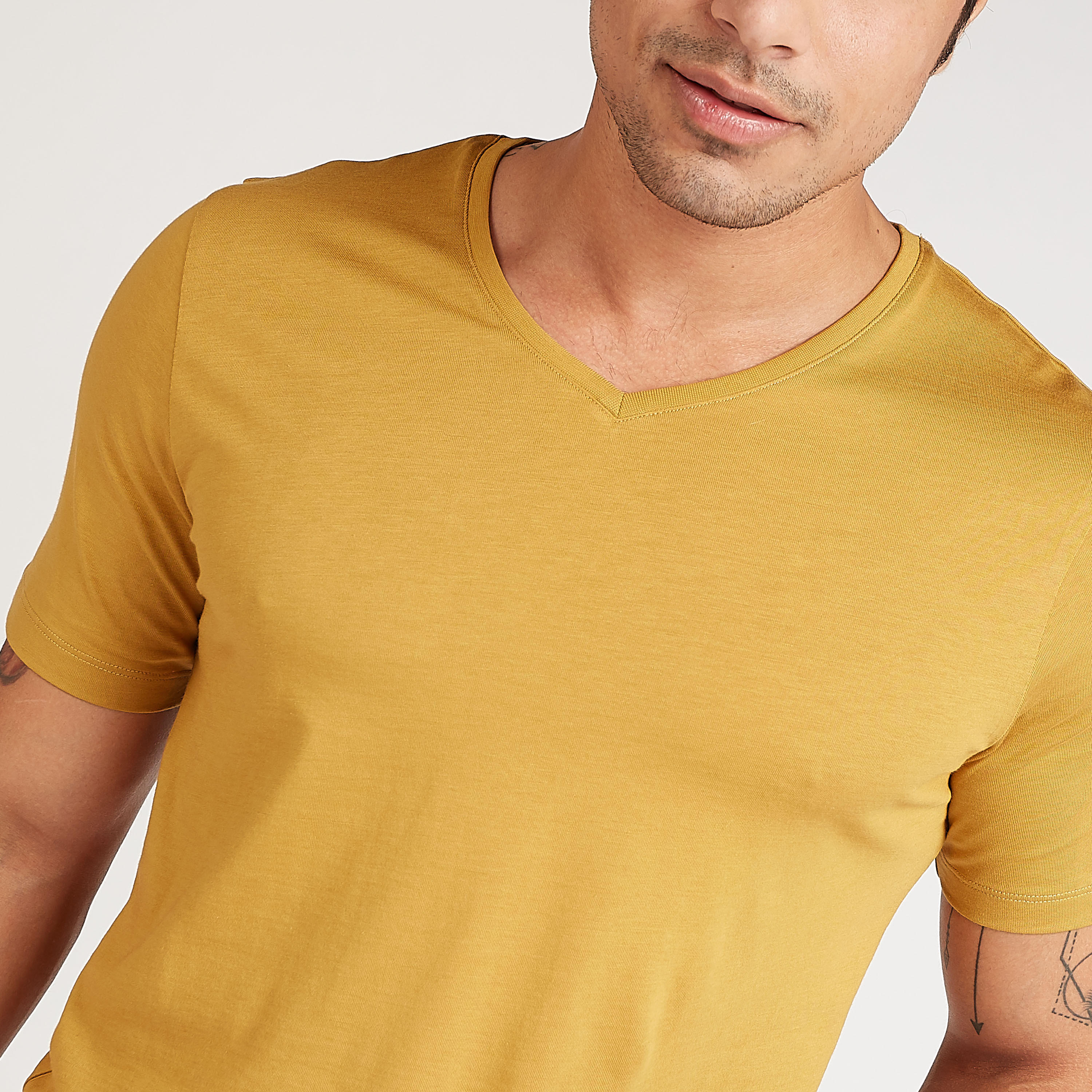 Sustainable Solid T-shirt with V-neck and Short Sleeves-men-clothing-tshirtsandpolos-tshirts-image-3