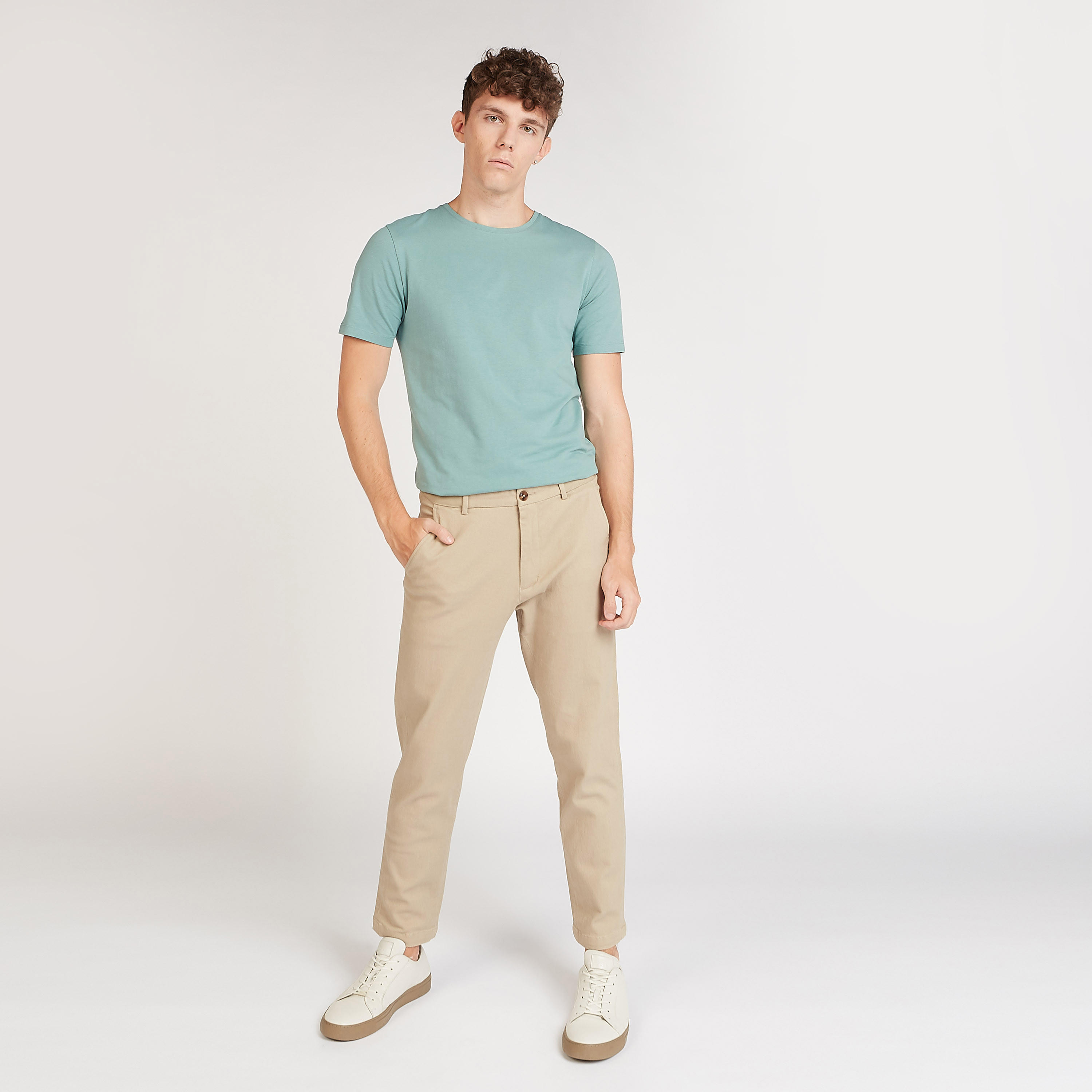 تيشيرت مستدام بارز الملمس بياقة ضيّقة وأكمام قصيرة-men-clothing-tshirtsandpolos-tshirts-image-2