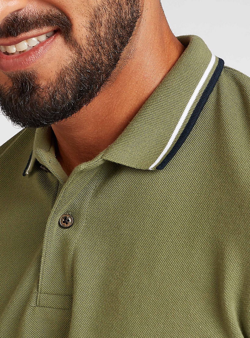 تيشيرت بولو سادة بياقة عادية مضلعة وأكمام قصيرة-men-clothing-tshirtsandpolos-polos-image-3
