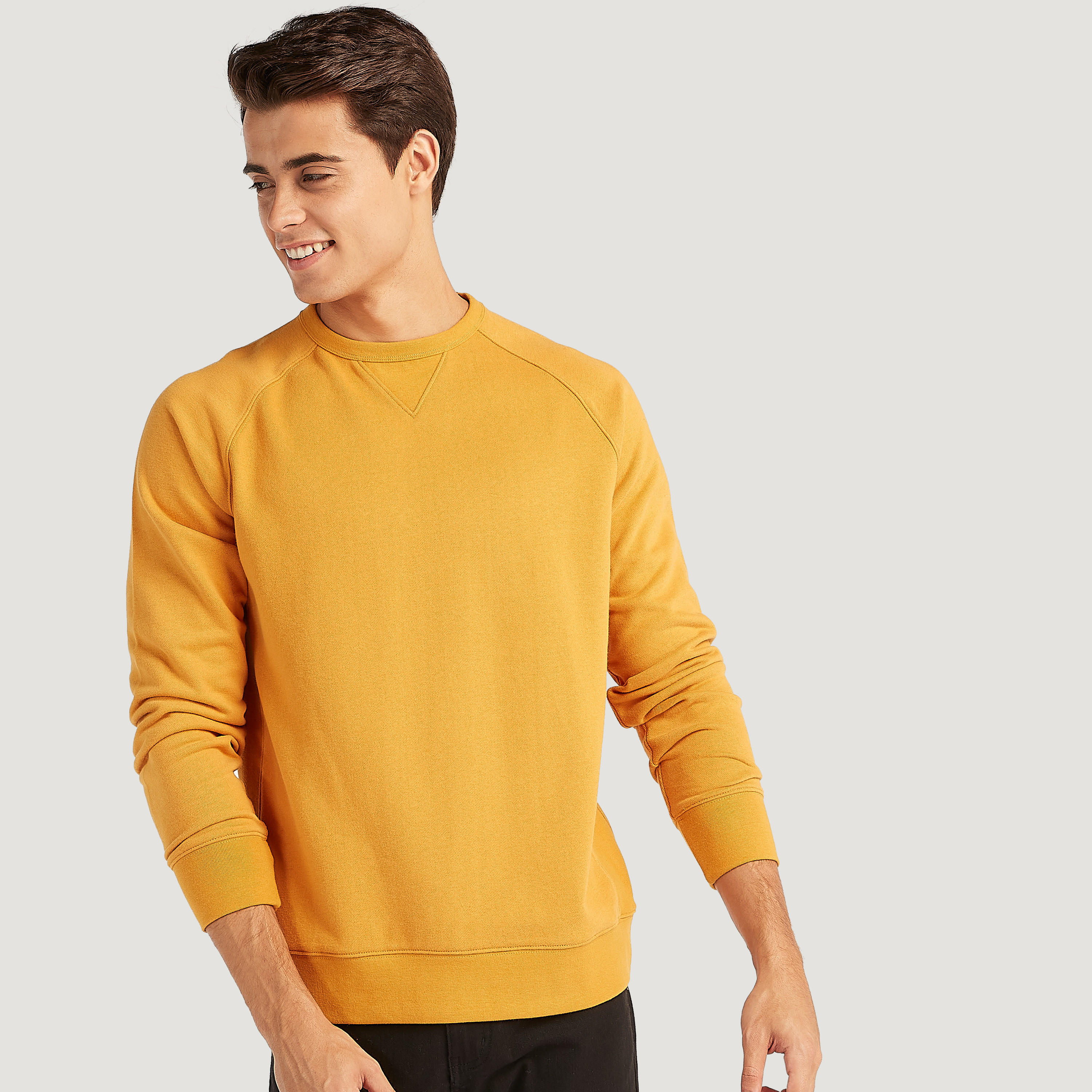 سويت شيرت مستدام بياقة ضيّقة وأكمام طويلة وقصّة مريحة-men-winterwear-hoodiesandsweatshirts-image-5