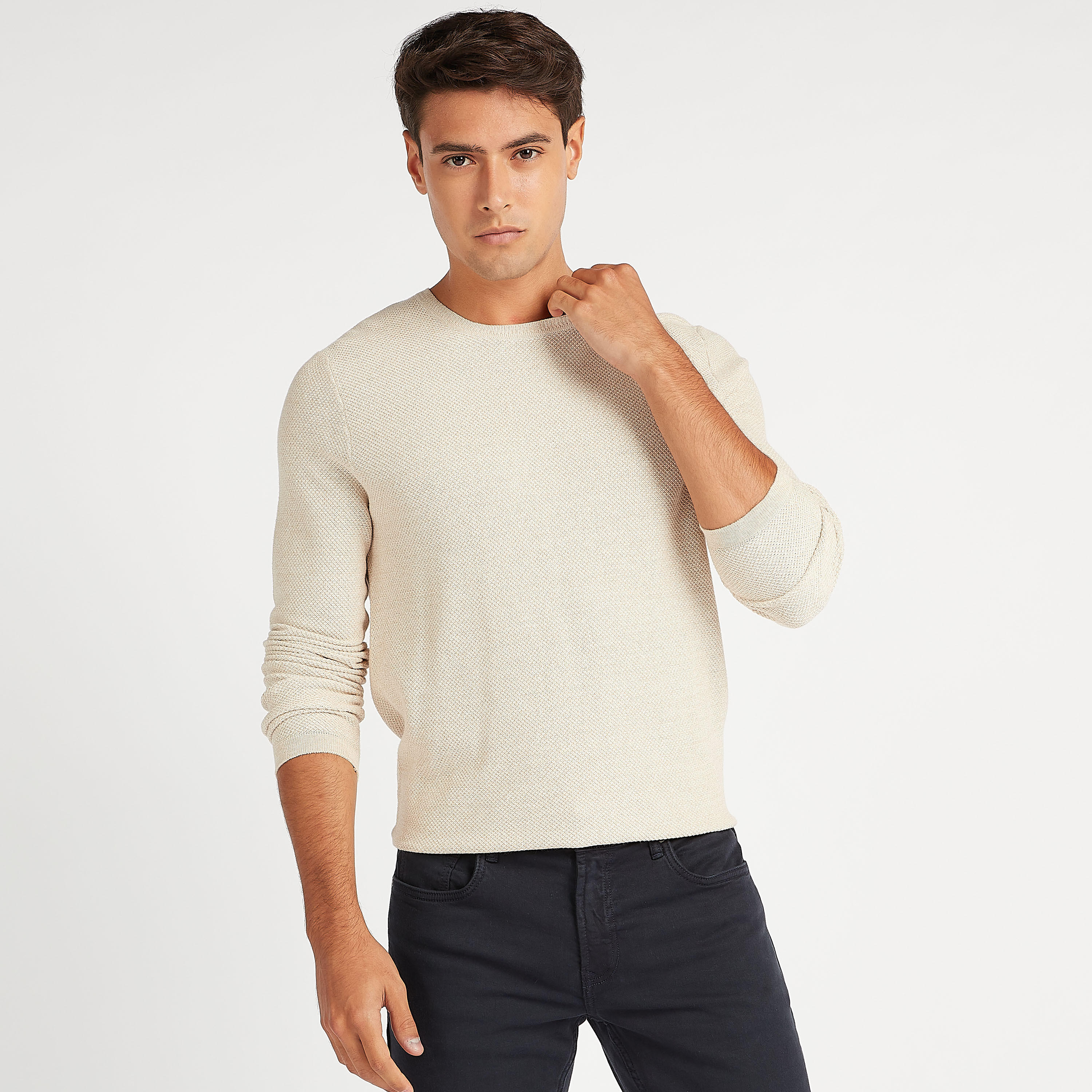 كنزة مستدامة بارزة الملمس بياقة ضيّقة وأكمام طويلة-men-clothing-sweatersandpullovers-image-1