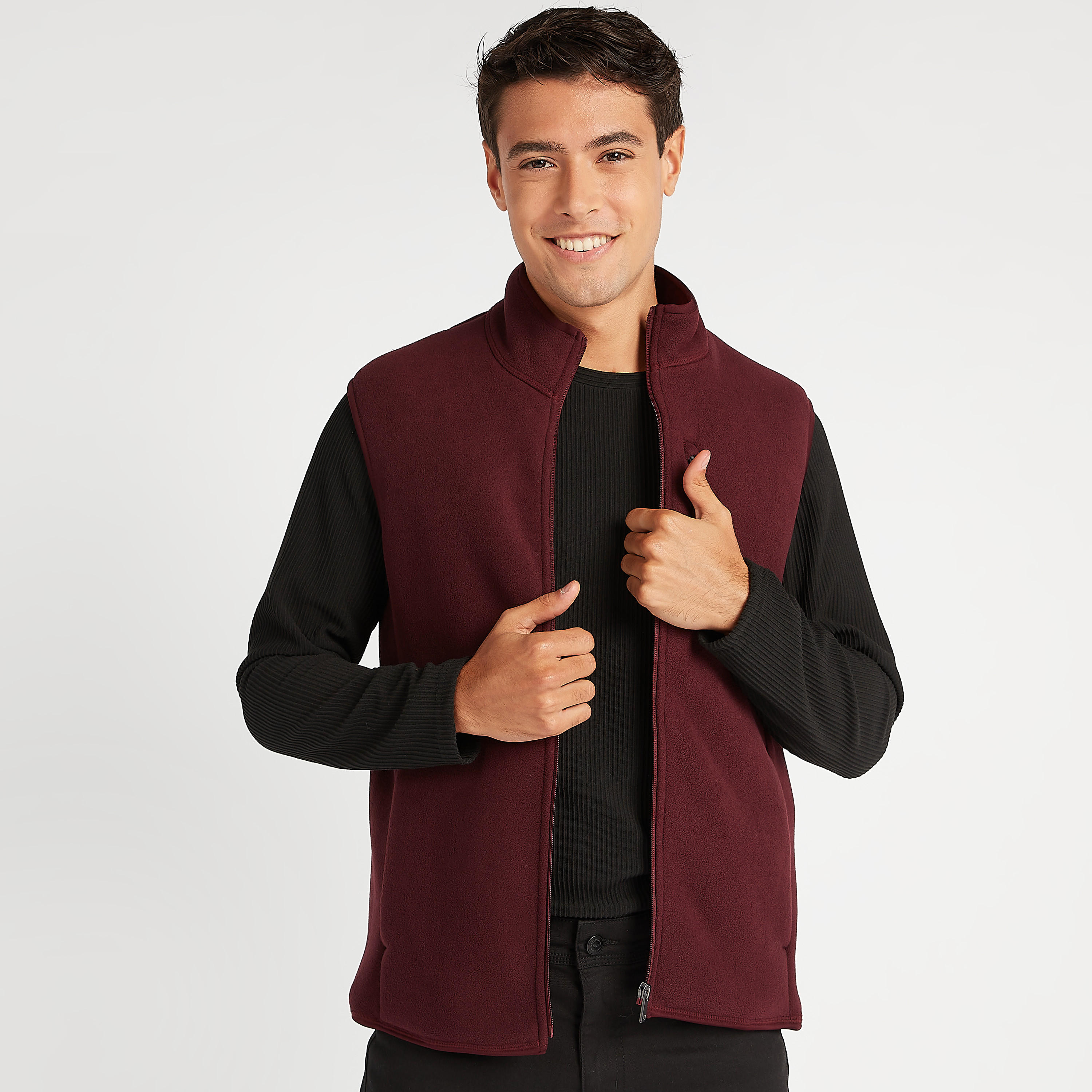 جاكيت سادة دون أكمام بسحّاب وياقة عالية وجيوب-men-clothing-jacketsandblazers-jackets-image-7