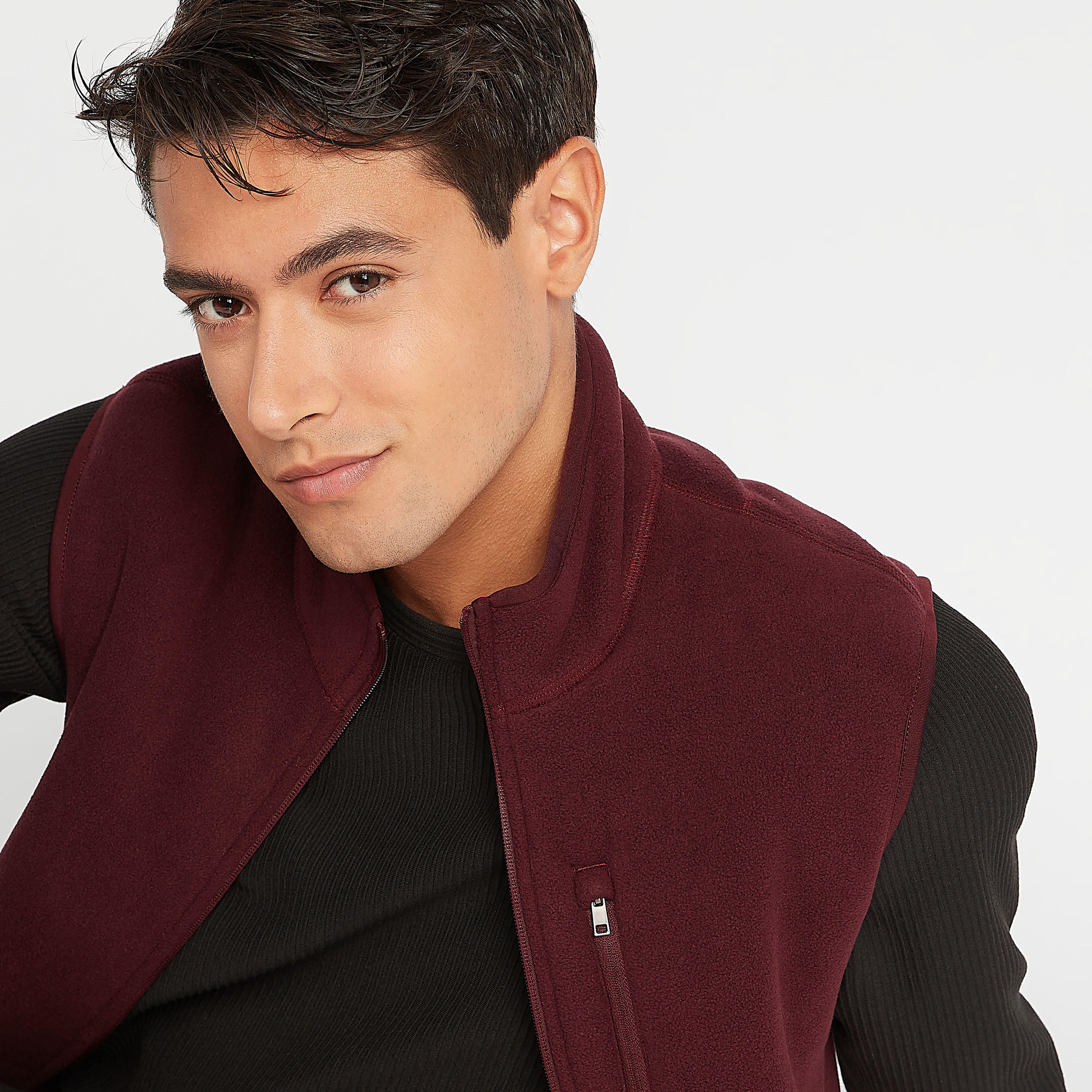 جاكيت سادة دون أكمام بسحّاب وياقة عالية وجيوب-men-clothing-jacketsandblazers-jackets-image-6