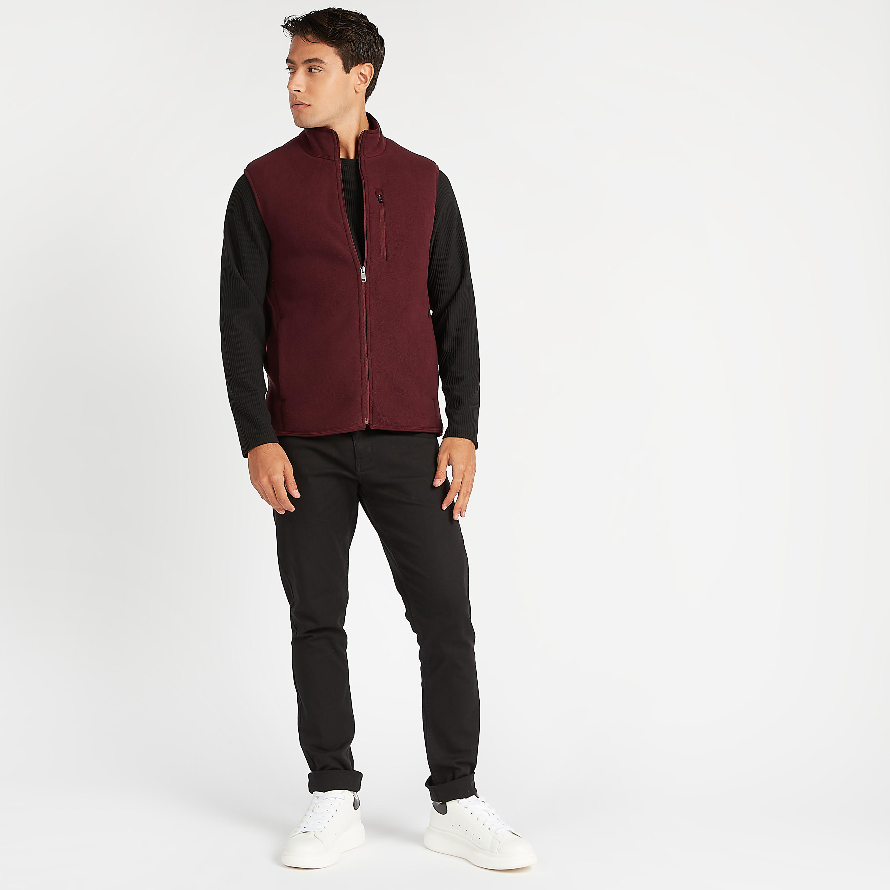 جاكيت سادة دون أكمام بسحّاب وياقة عالية وجيوب-men-clothing-jacketsandblazers-jackets-image-5