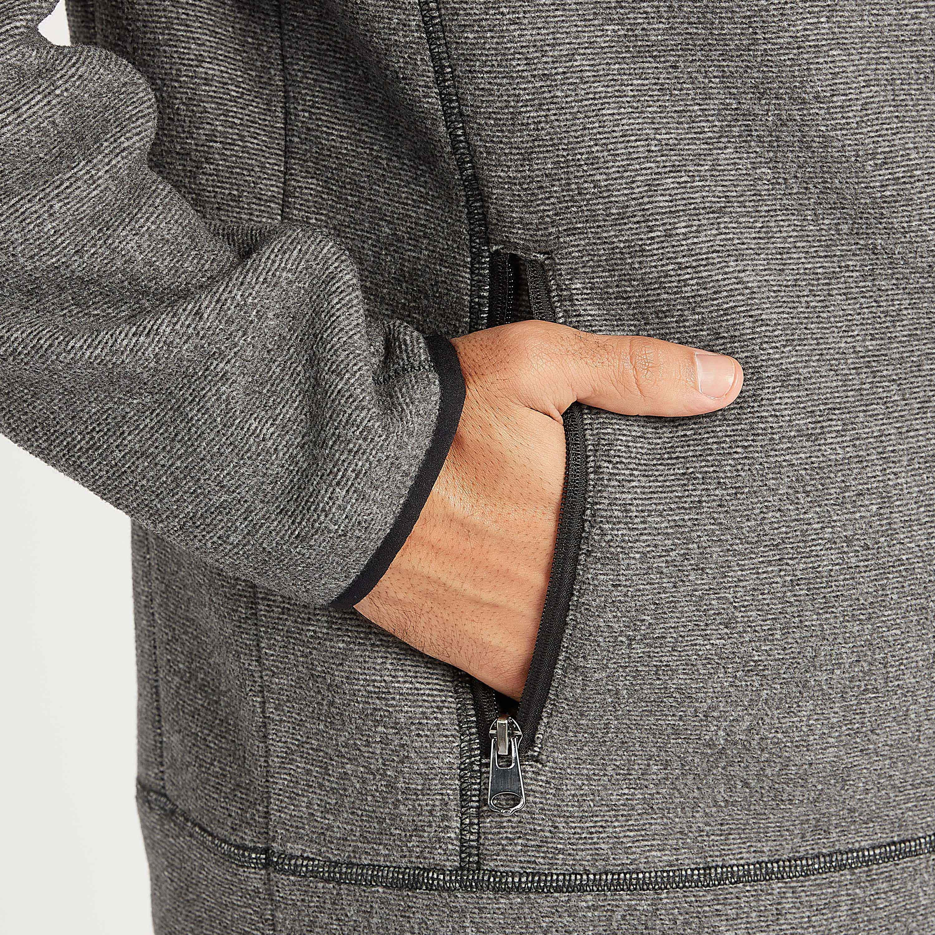 جاكيت بارز الملمس بقبّعة وجيوب وسحّاب-men-clothing-jacketsandblazers-jackets-image-8