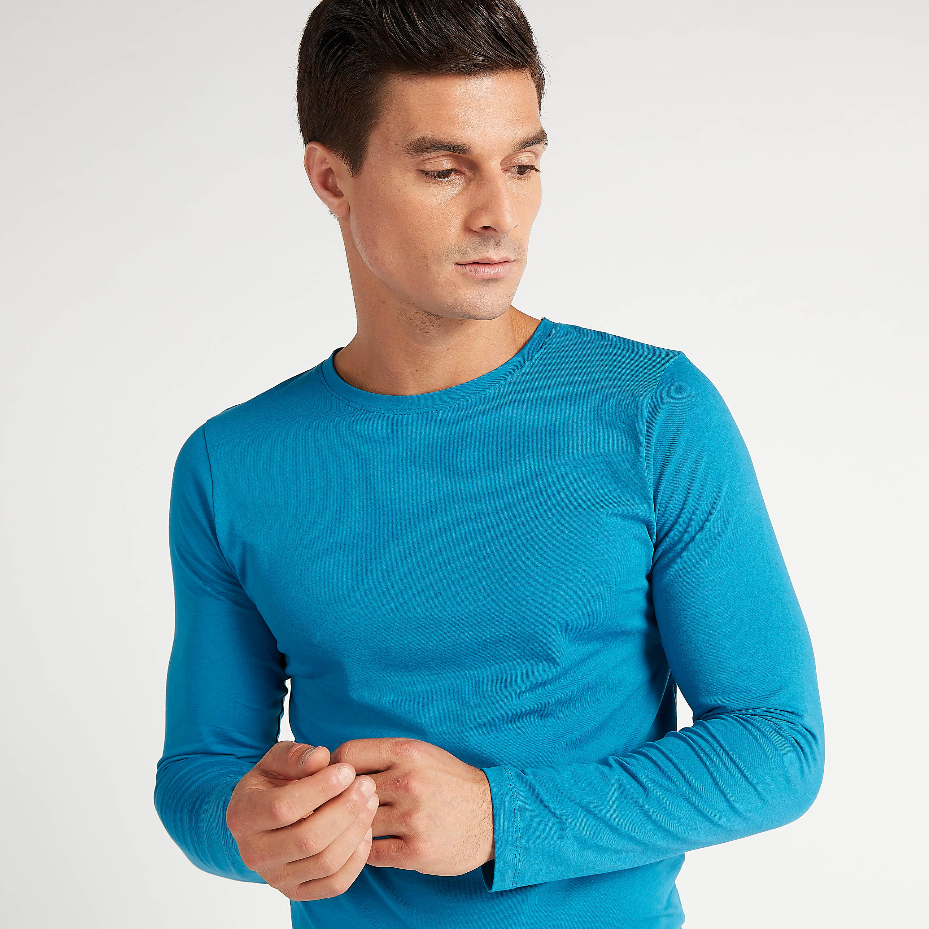 تيشيرت مستدام سادة بياقة ضيّقة وأكمام كاملة-men-clothing-tshirtsandpolos-tshirts-image-2