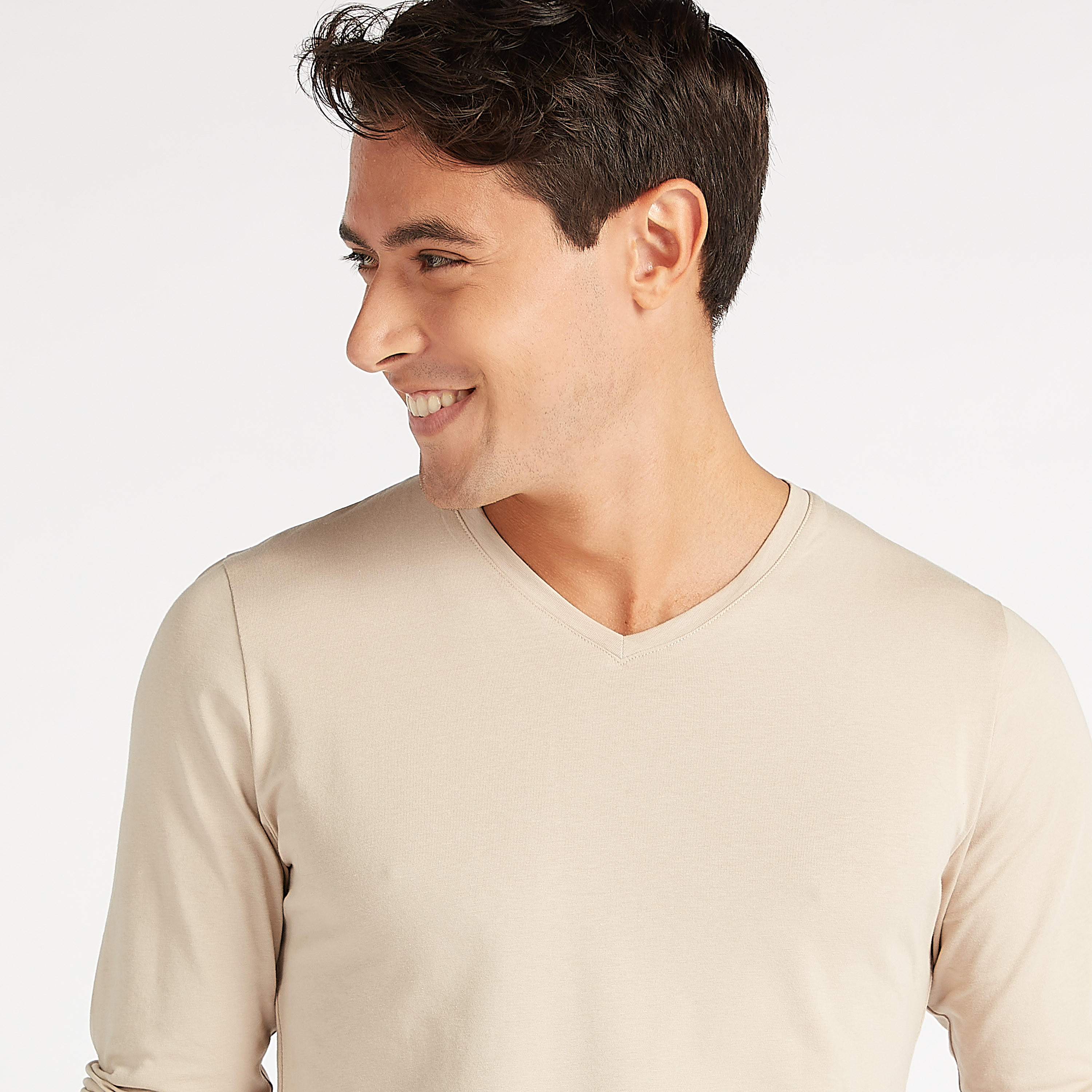 تيشيرت مستدام سادة بياقة V وأكمام طويلة-men-clothing-tshirtsandpolos-tshirts-image-3
