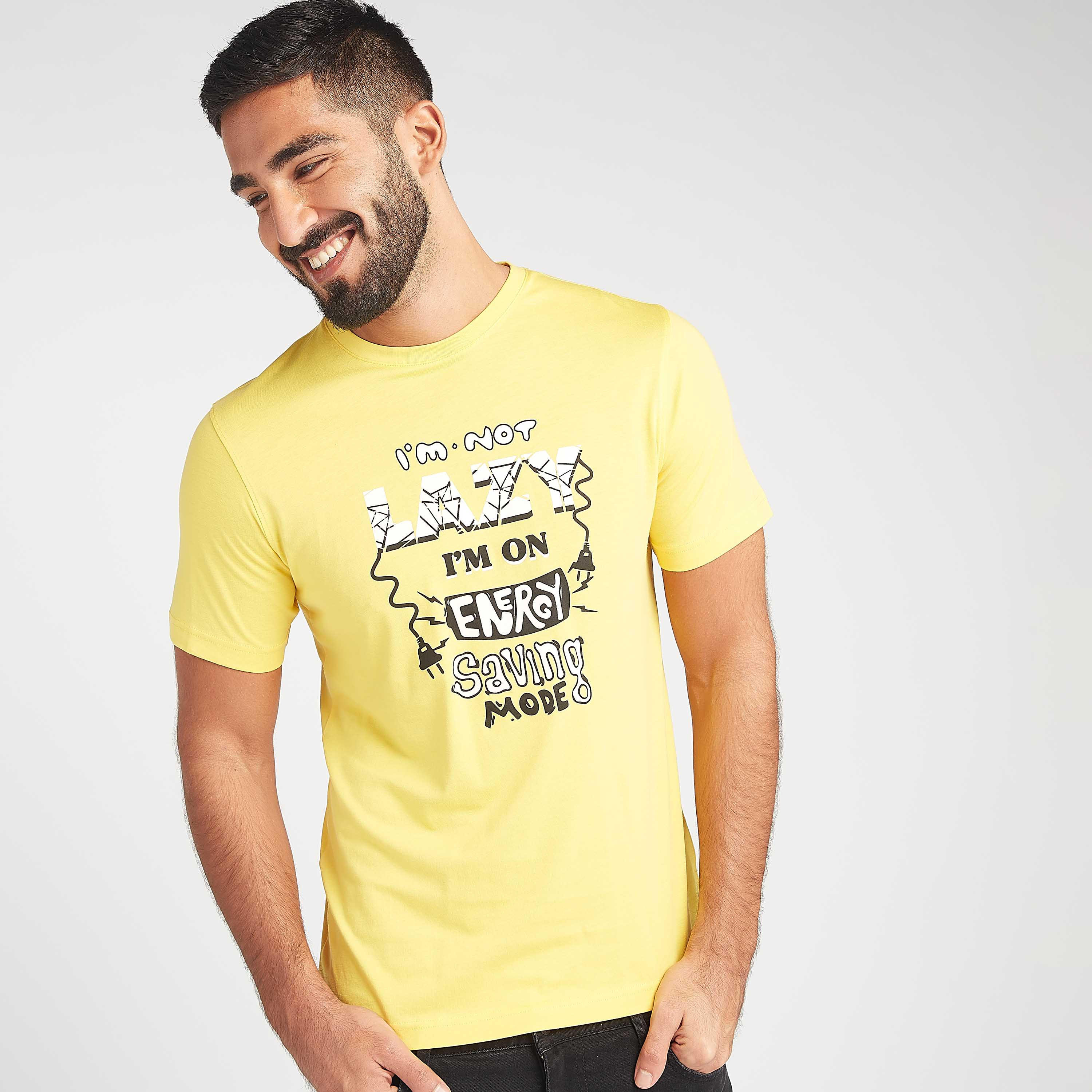 تيشيرت مستدام بياقة ضيّقة وأكمام قصيرة وطبعات شعار-men-clothing-tshirtsandpolos-tshirts-image-1