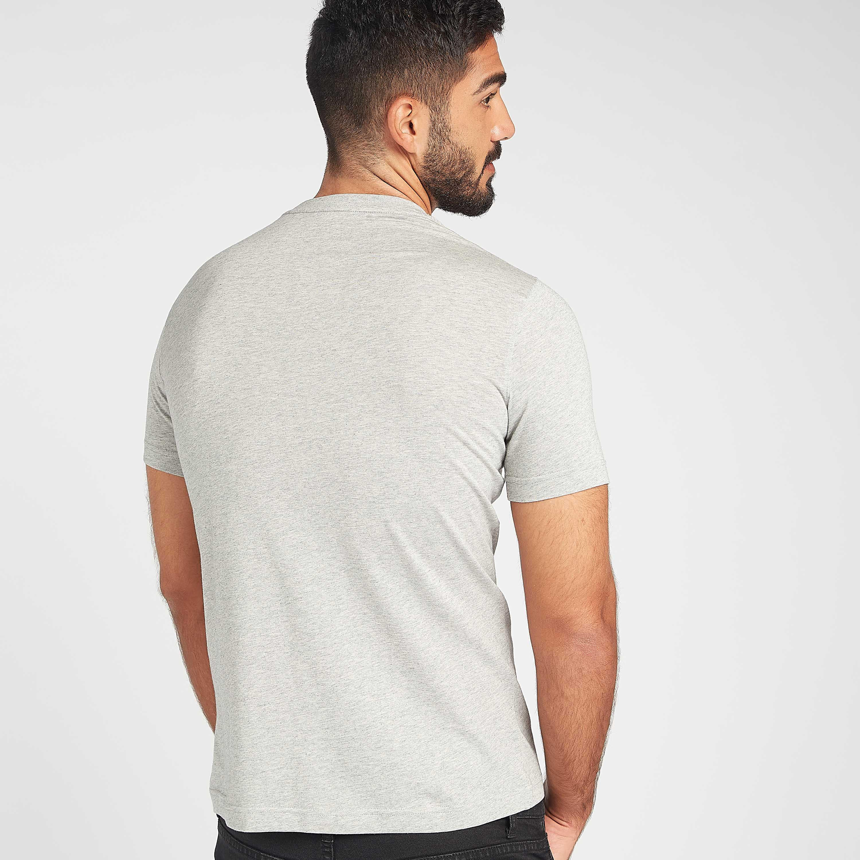 تيشيرت مستدام بياقة ضيّقة وأكمام قصيرة وطبعات شعار-men-clothing-tshirtsandpolos-tshirts-image-4