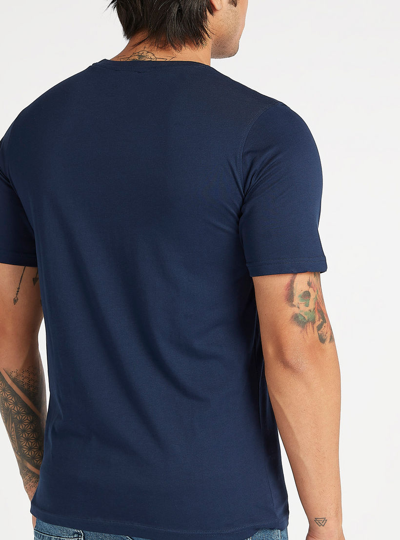 تيشيرت مستدام سليم فيت بياقة ضيّقة وأكمام قصيرة-men-clothing-tshirtsandpolos-tshirts-image-4
