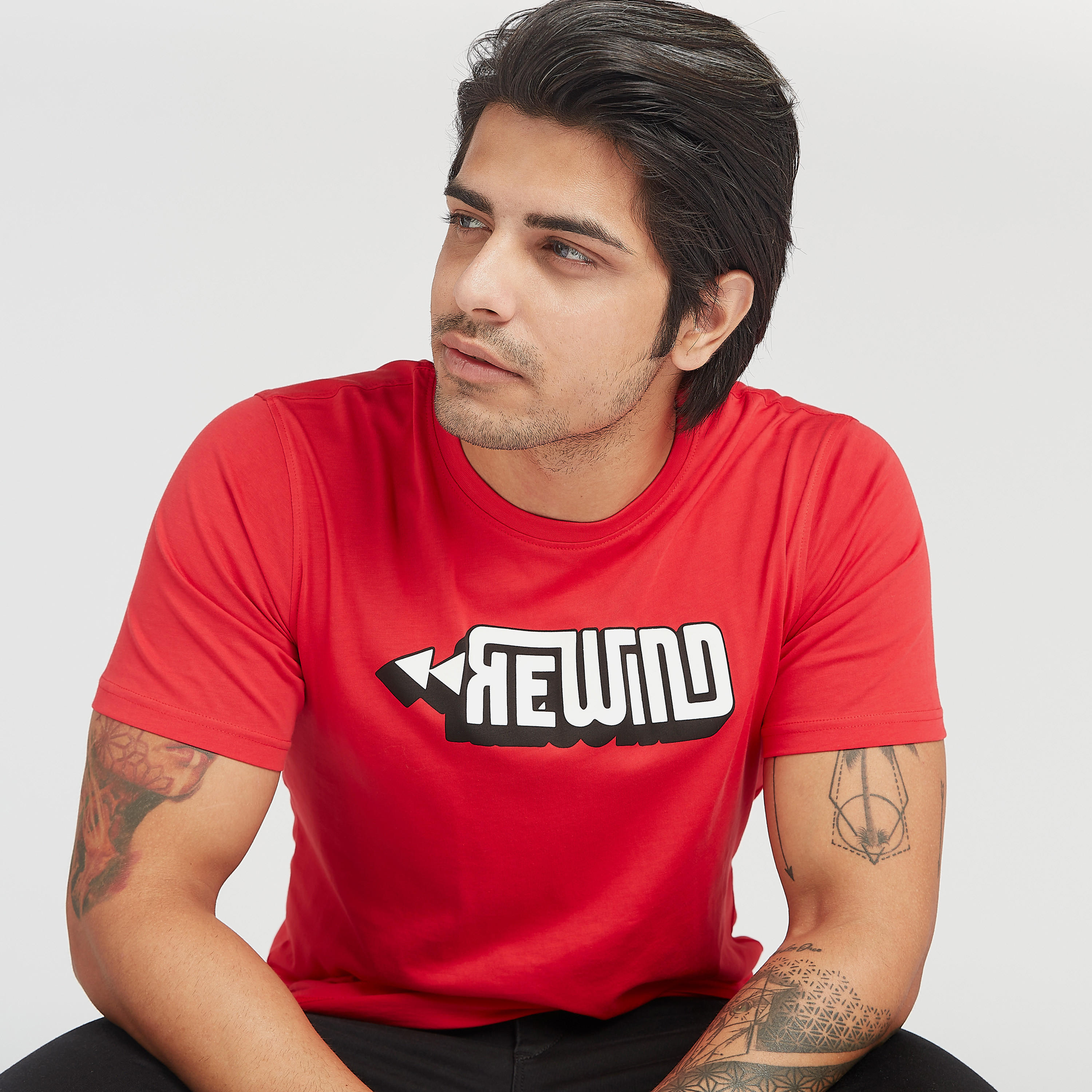 تيشيرت مستدام بياقة ضيّقة وأكمام قصيرة وطبعات-men-clothing-tshirtsandpolos-tshirts-image-1