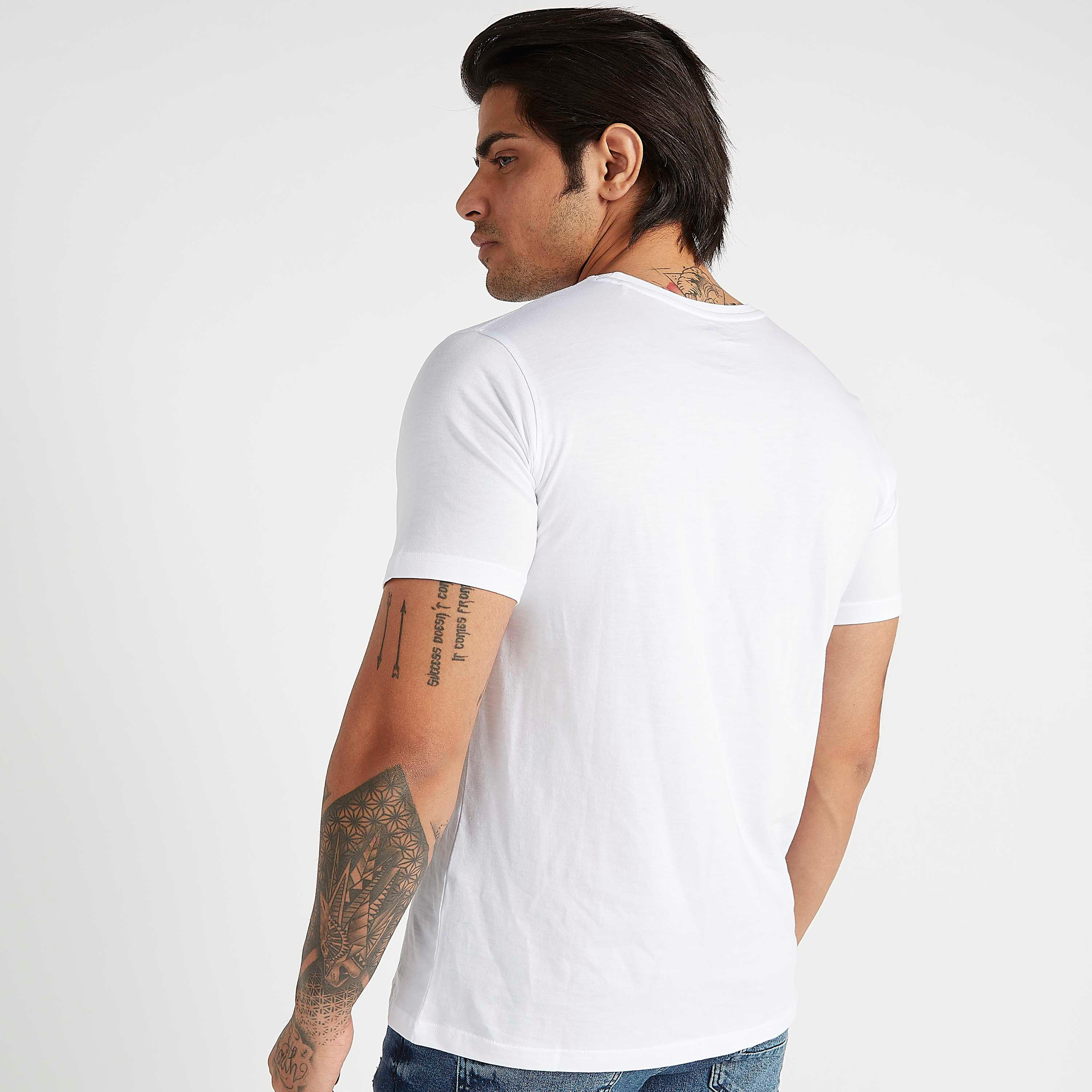 تيشيرت مستدام بياقة ضيّقة وأكمام قصيرة وطبعات شعار-men-clothing-tshirtsandpolos-tshirts-image-4