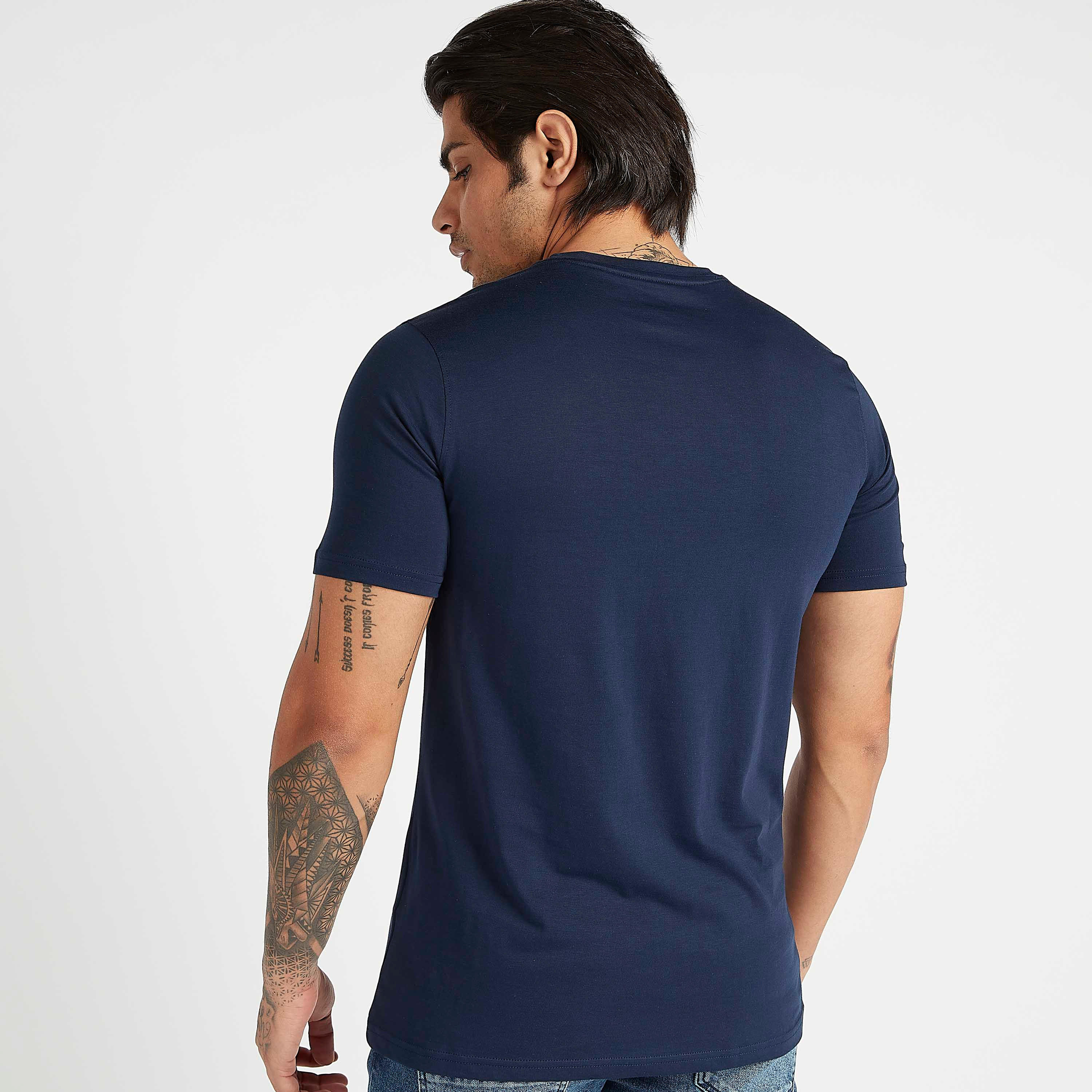 تيشيرت بياقة ضيّقة وأكمام قصيرة وطبعات-men-clothing-tshirtsandpolos-tshirts-image-4