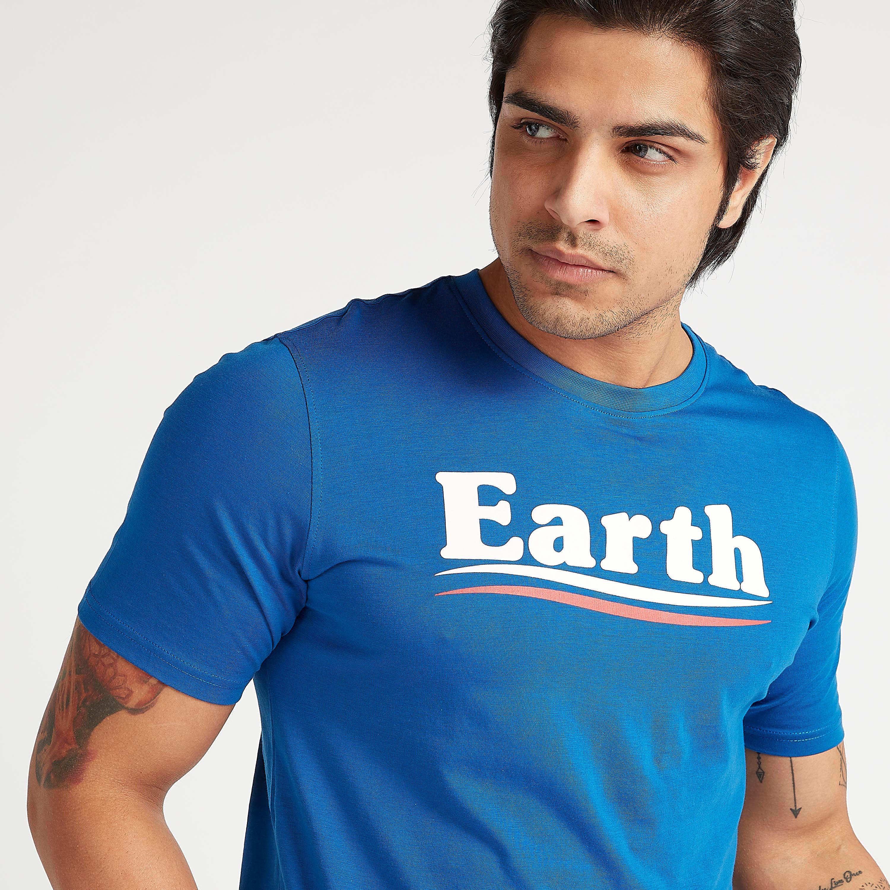 تيشيرت بياقة ضيّقة وأكمام قصيرة وطبعات-men-clothing-tshirtsandpolos-tshirts-image-3
