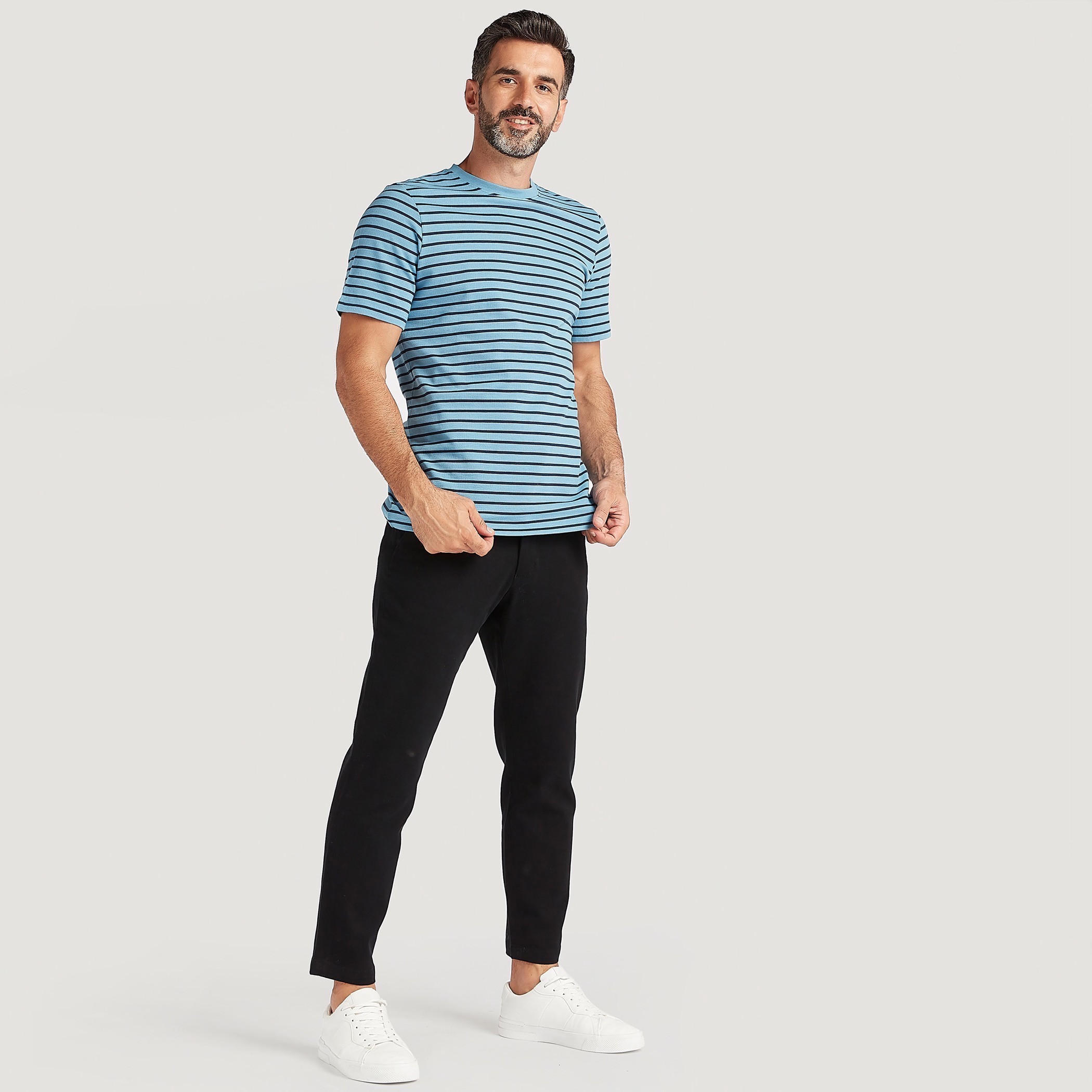 تيشيرت مخطّط بياقة ضيّقة وأكمام قصيرة-men-clothing-tshirtsandpolos-tshirts-image-4