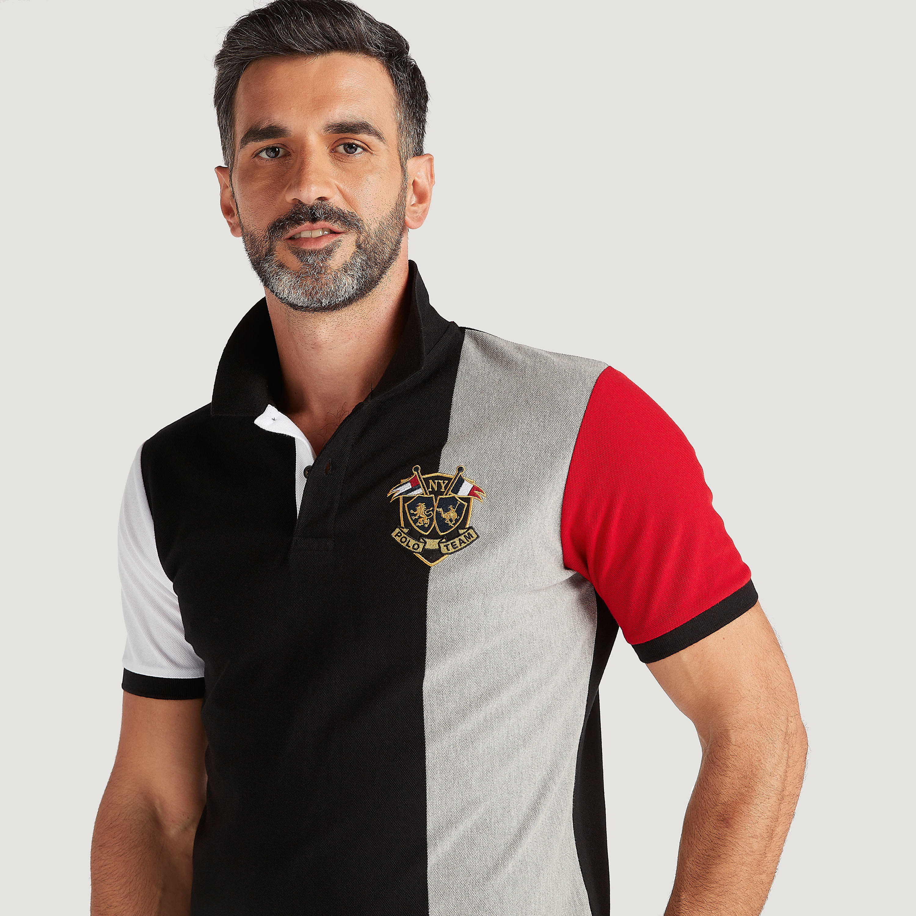 تيشيرت مطرّز بياقة عاديّة وأكمام قصيرة-men-clothing-tshirtsandpolos-polos-image-3