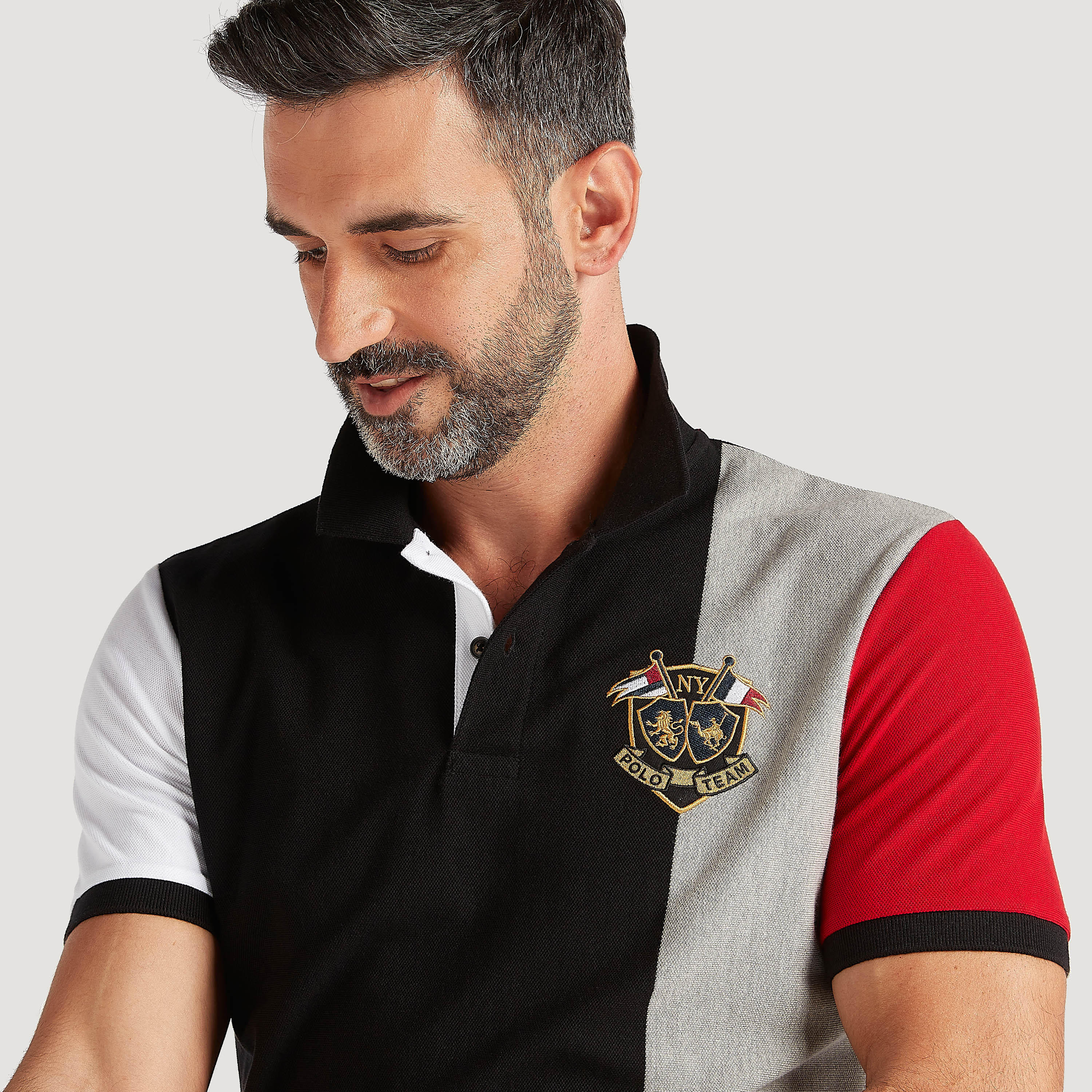 تيشيرت مطرّز بياقة عاديّة وأكمام قصيرة-men-clothing-tshirtsandpolos-polos-image-6