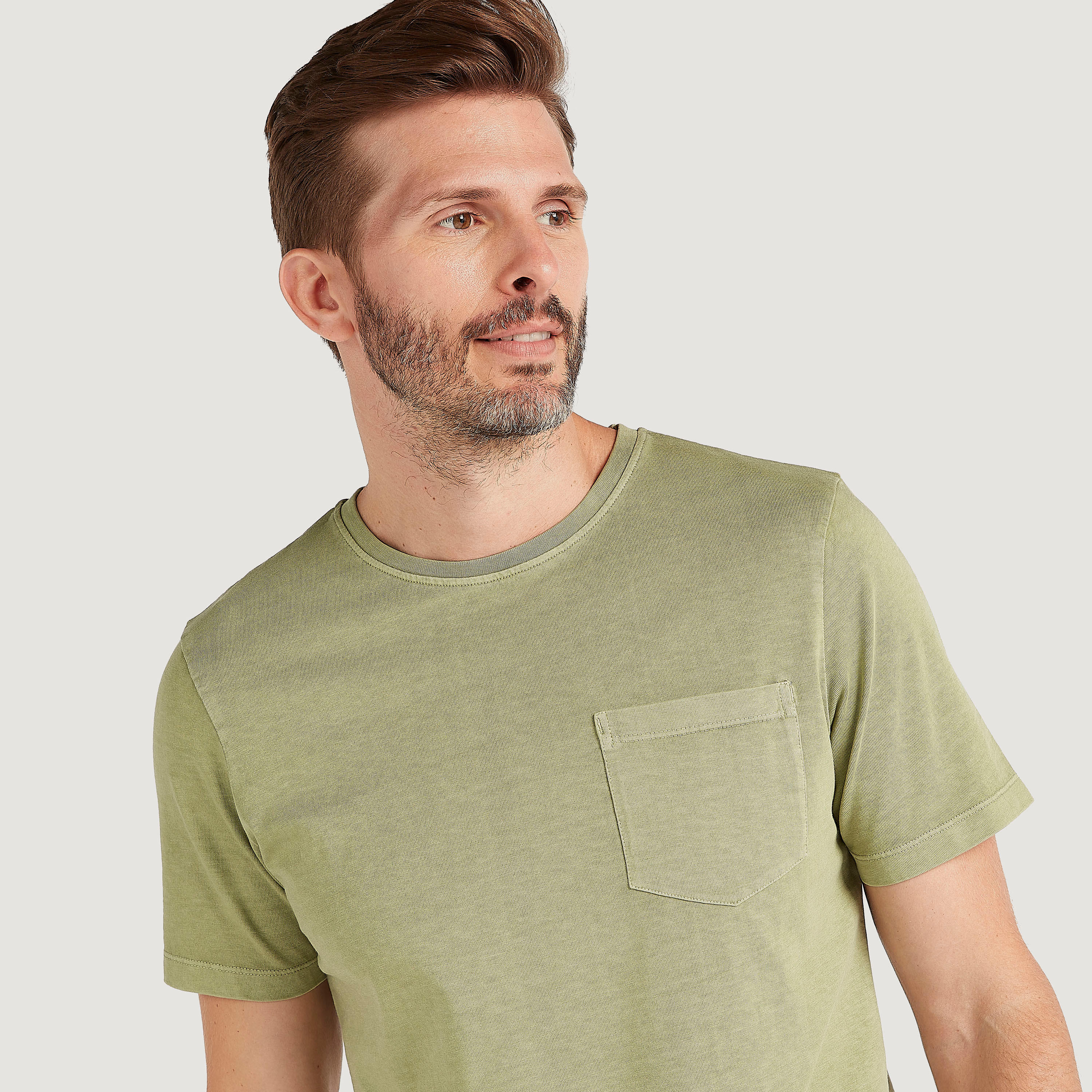 تيشيرت سادة بياقة ضيّقة وأكمام قصيرة-men-clothing-tshirtsandpolos-tshirts-image-2