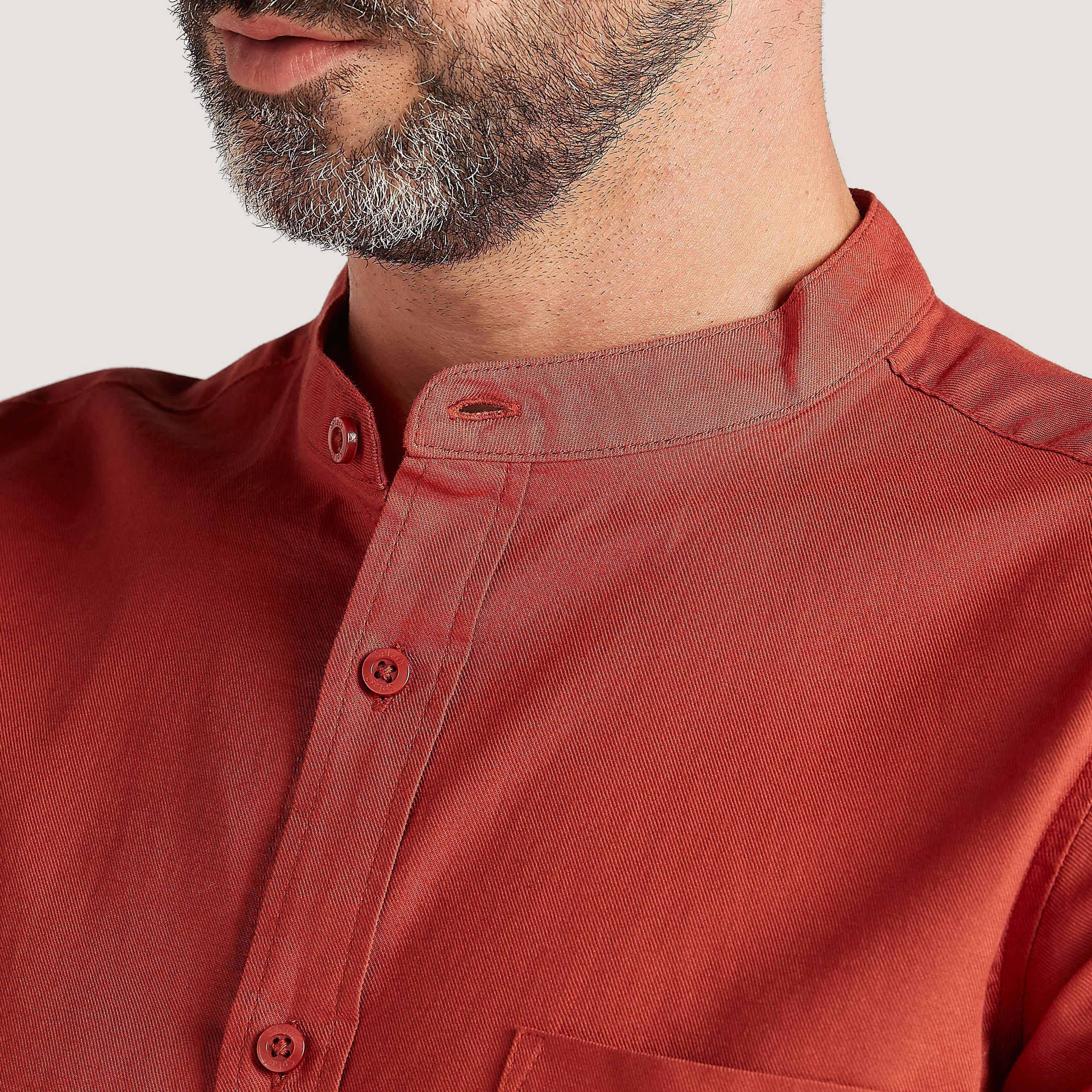 قميص سادة بياقة ماندارين وأكمام طويلة-men-clothing-shirts-image-3