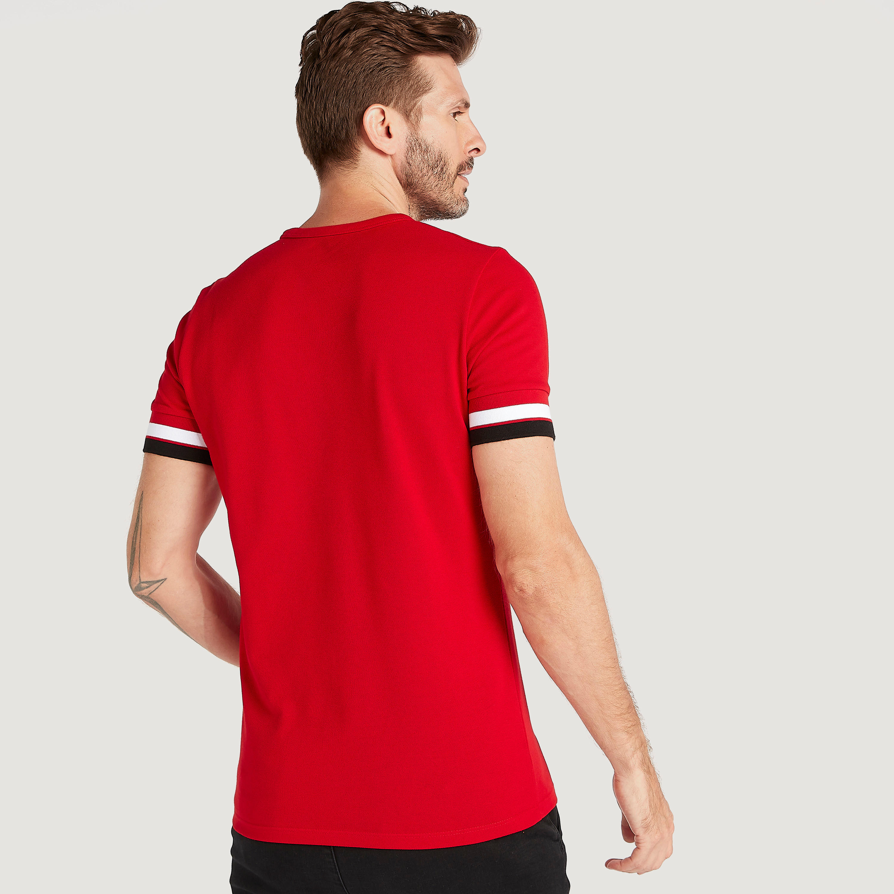تيشيرت سادة بياقة ضيّقة وأكمام قصيرة-men-clothing-tshirtsandpolos-tshirts-image-2