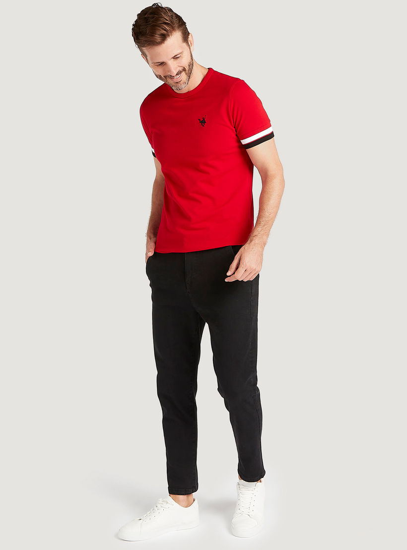 تيشيرت سادة بياقة ضيّقة وأكمام قصيرة-men-clothing-tshirtsandpolos-tshirts-image-1