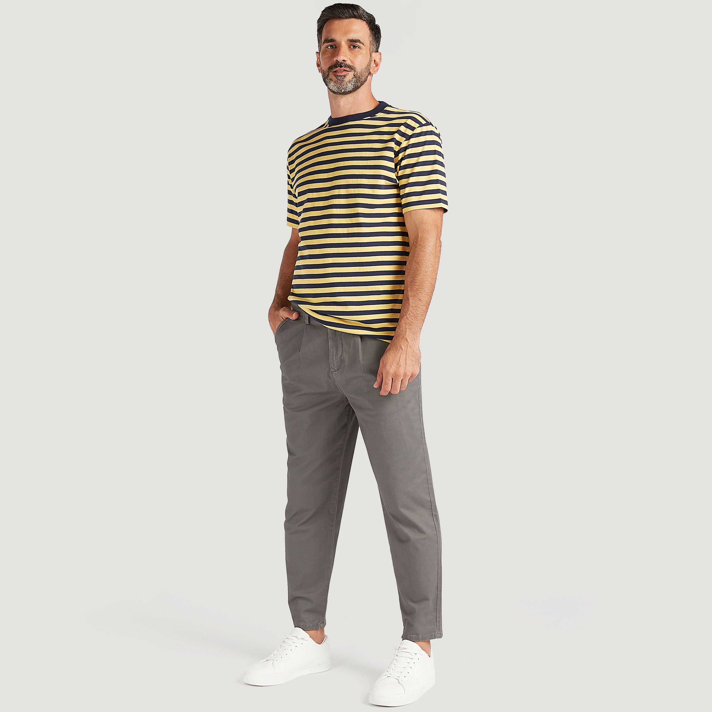 تيشيرت مخطّط بياقة ضيّقة وأكمام قصيرة-men-clothing-tshirtsandpolos-tshirts-image-2