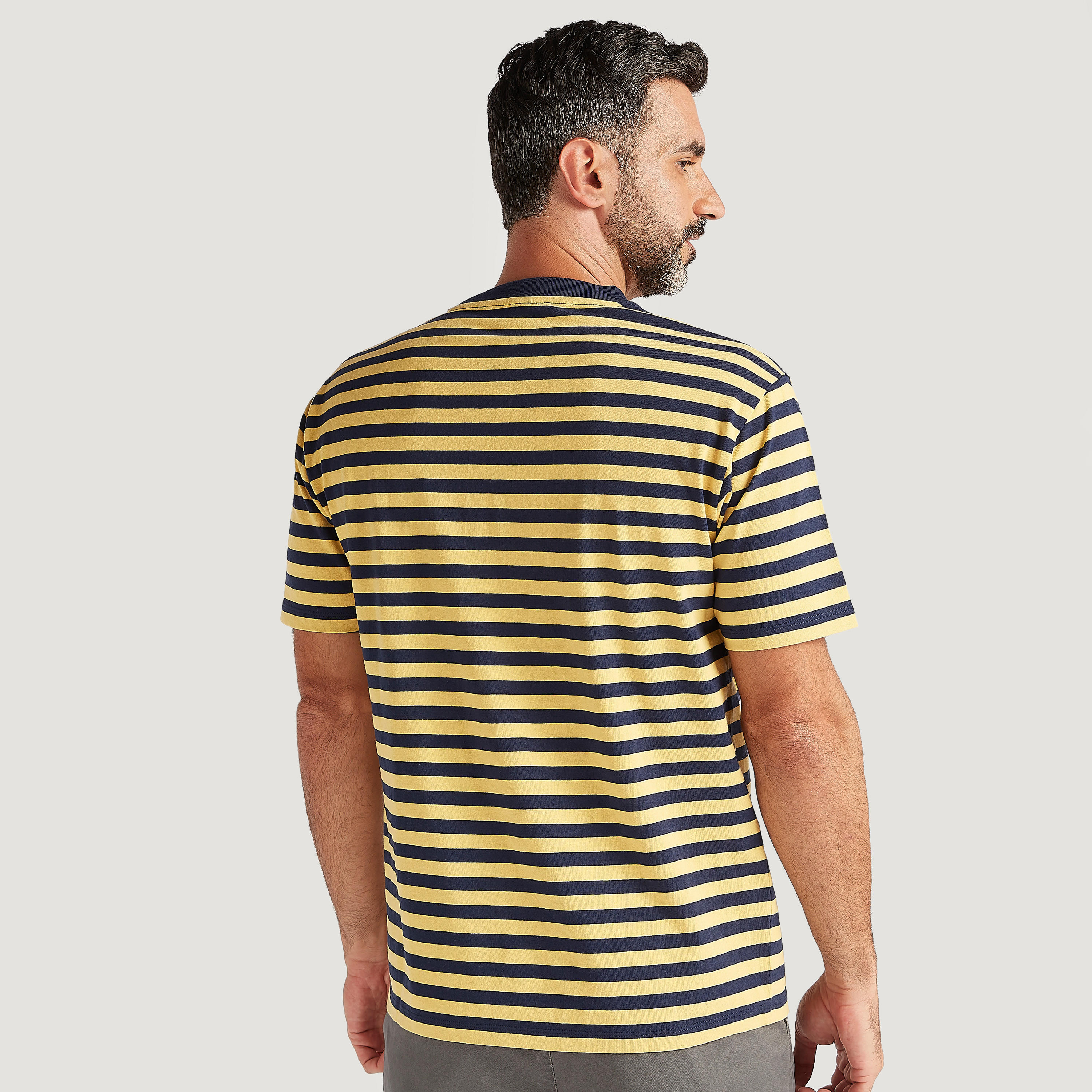 تيشيرت مخطّط بياقة ضيّقة وأكمام قصيرة-men-clothing-tshirtsandpolos-tshirts-image-4