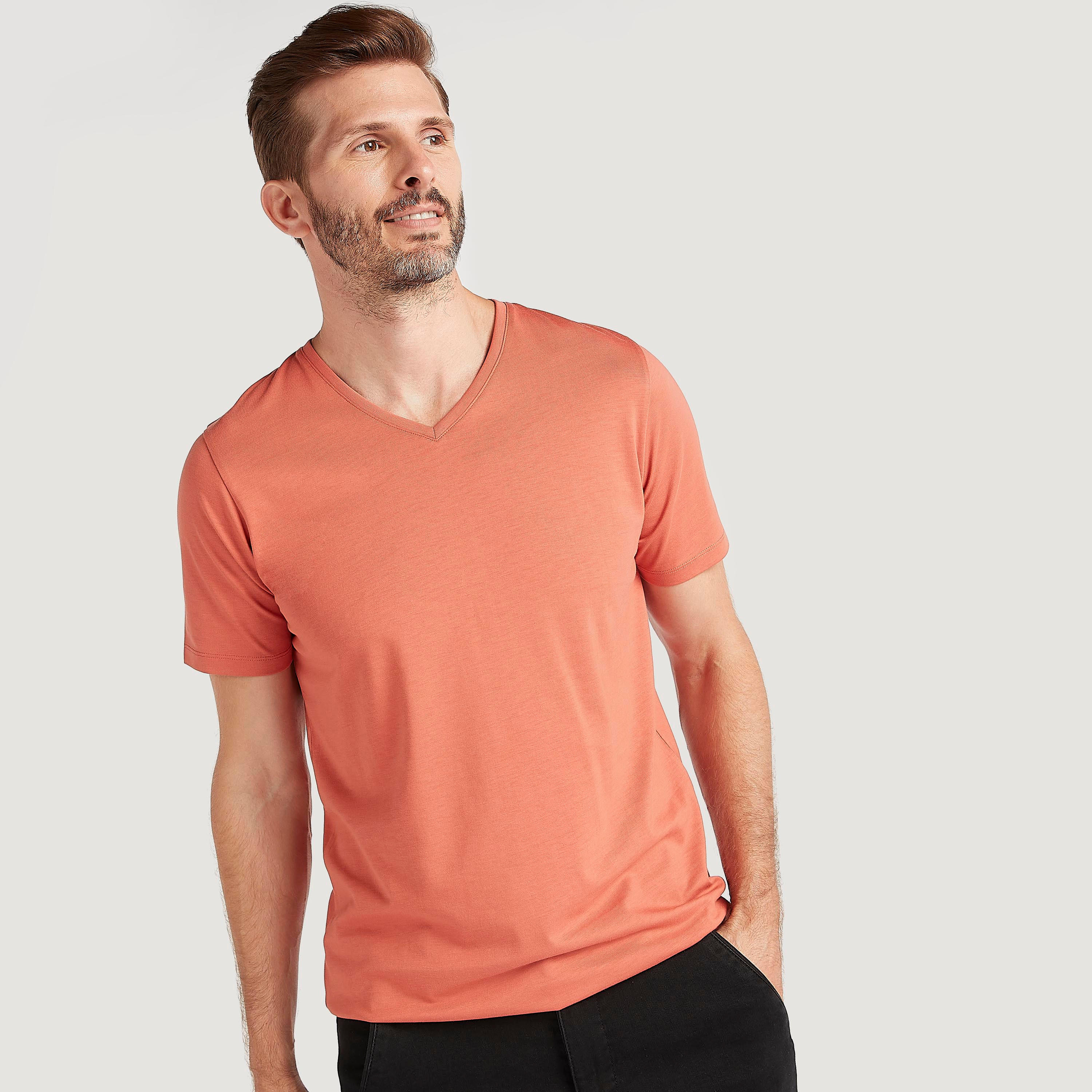 تيشيرت سادة بياقة v وأكمام قصيرة-men-clothing-tshirtsandpolos-tshirts-image-4