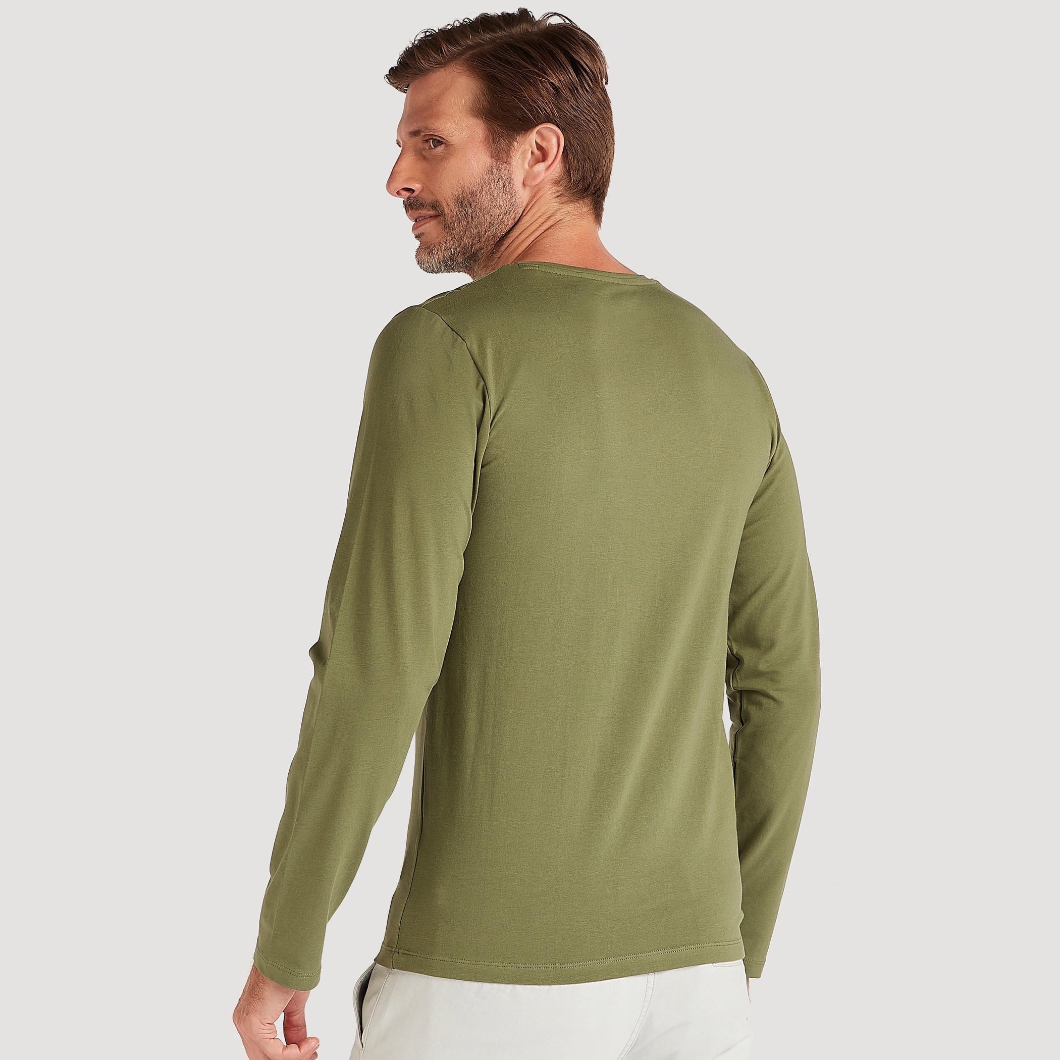 تيشيرت سادة بياقة ضيّقة وأكمام طويلة-men-clothing-tshirtsandpolos-tshirts-image-3