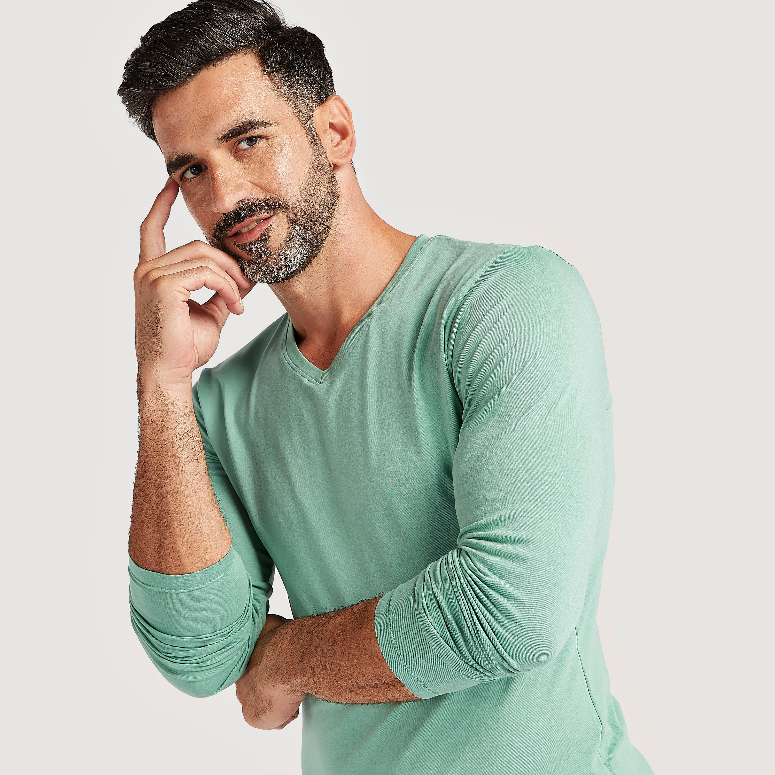 Solid T-shirt with Long Sleeves and V-neck-men-clothing-tshirtsandpolos-tshirts-image-3