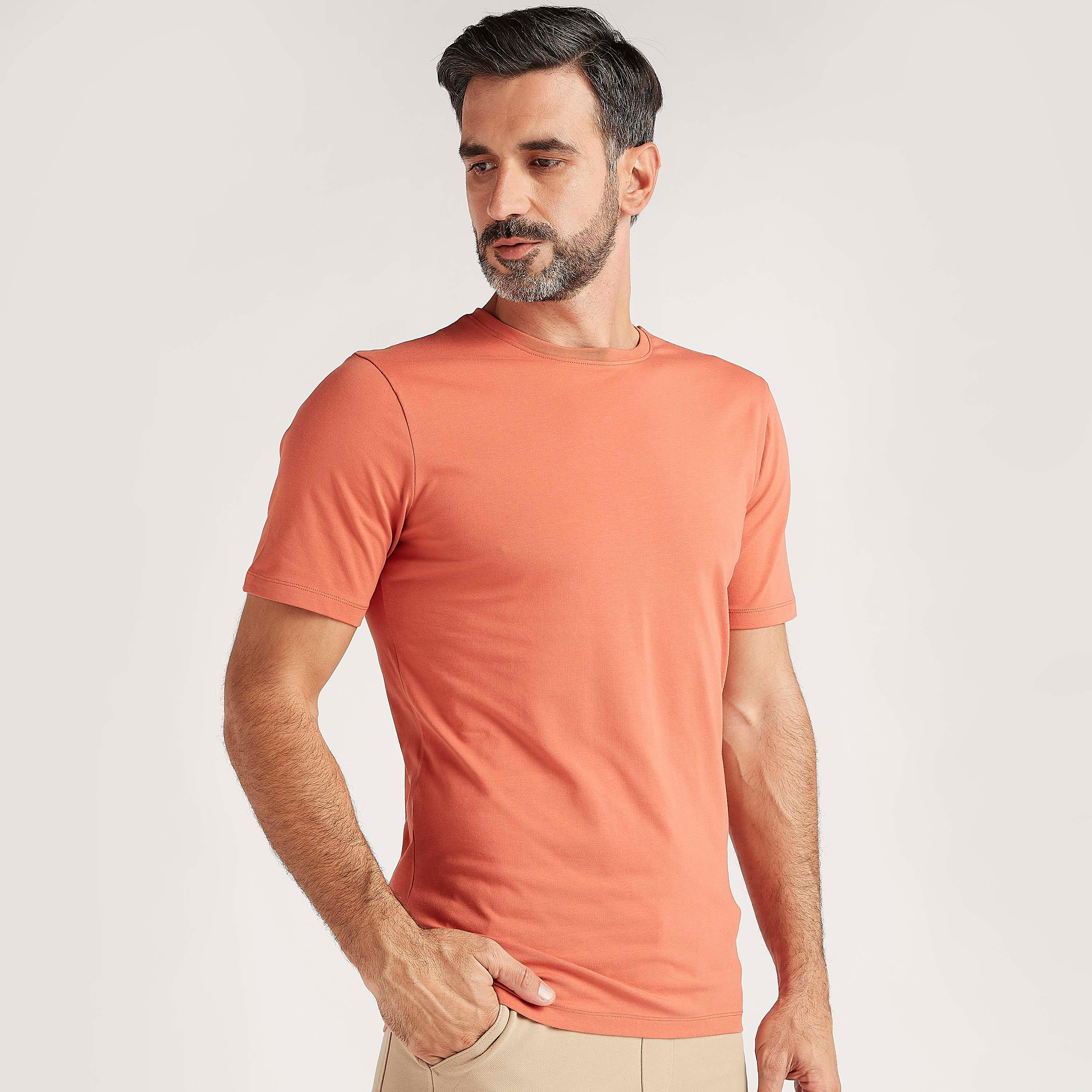 تيشيرت سادة بياقة ضيّقة وأكمام قصيرة-men-clothing-tshirtsandpolos-tshirts-image-4